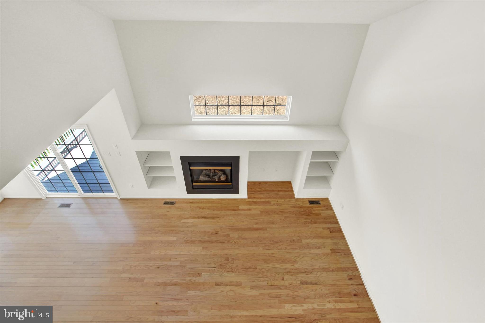 CAMELOT SQUARE - Residential