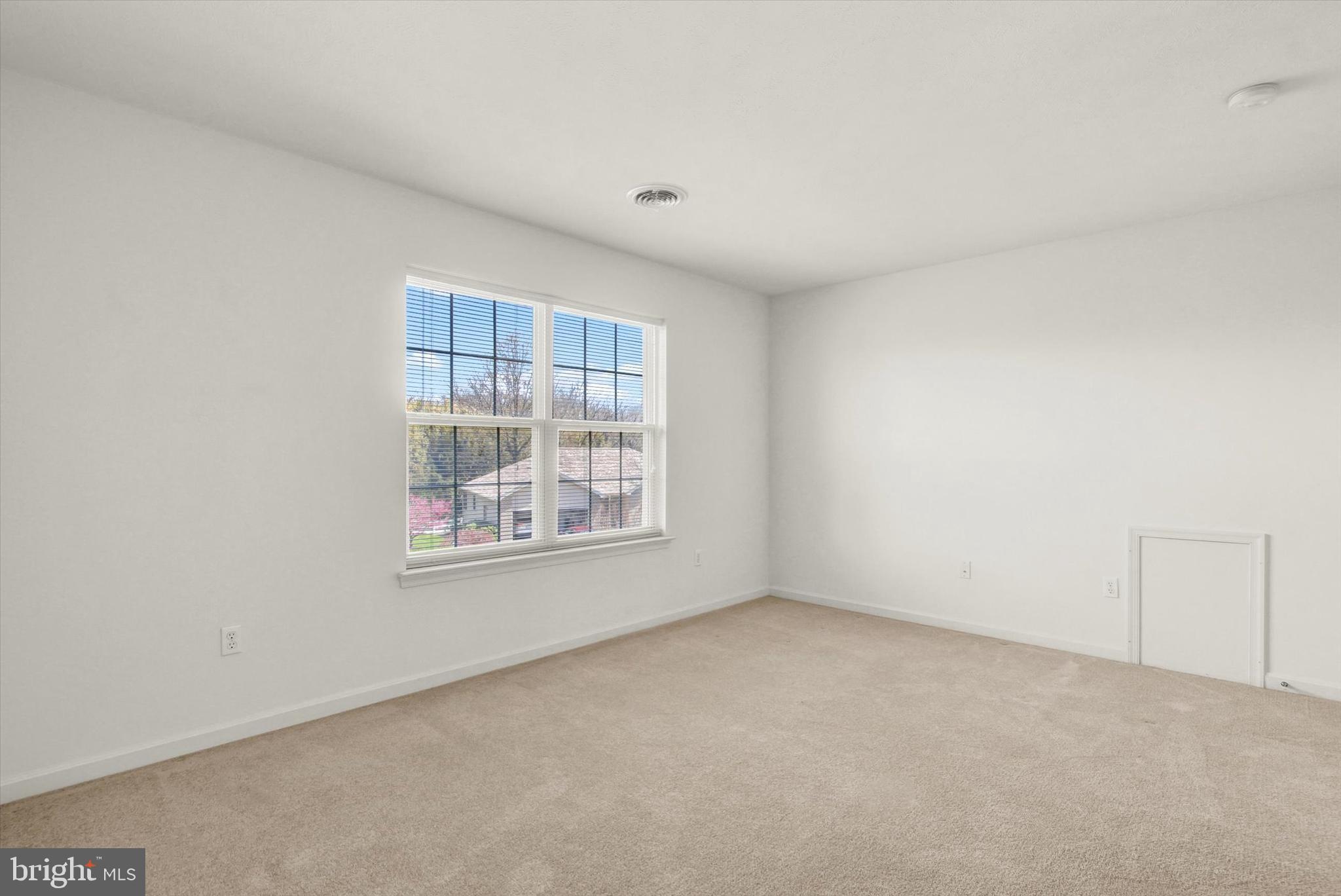 CAMELOT SQUARE - Residential