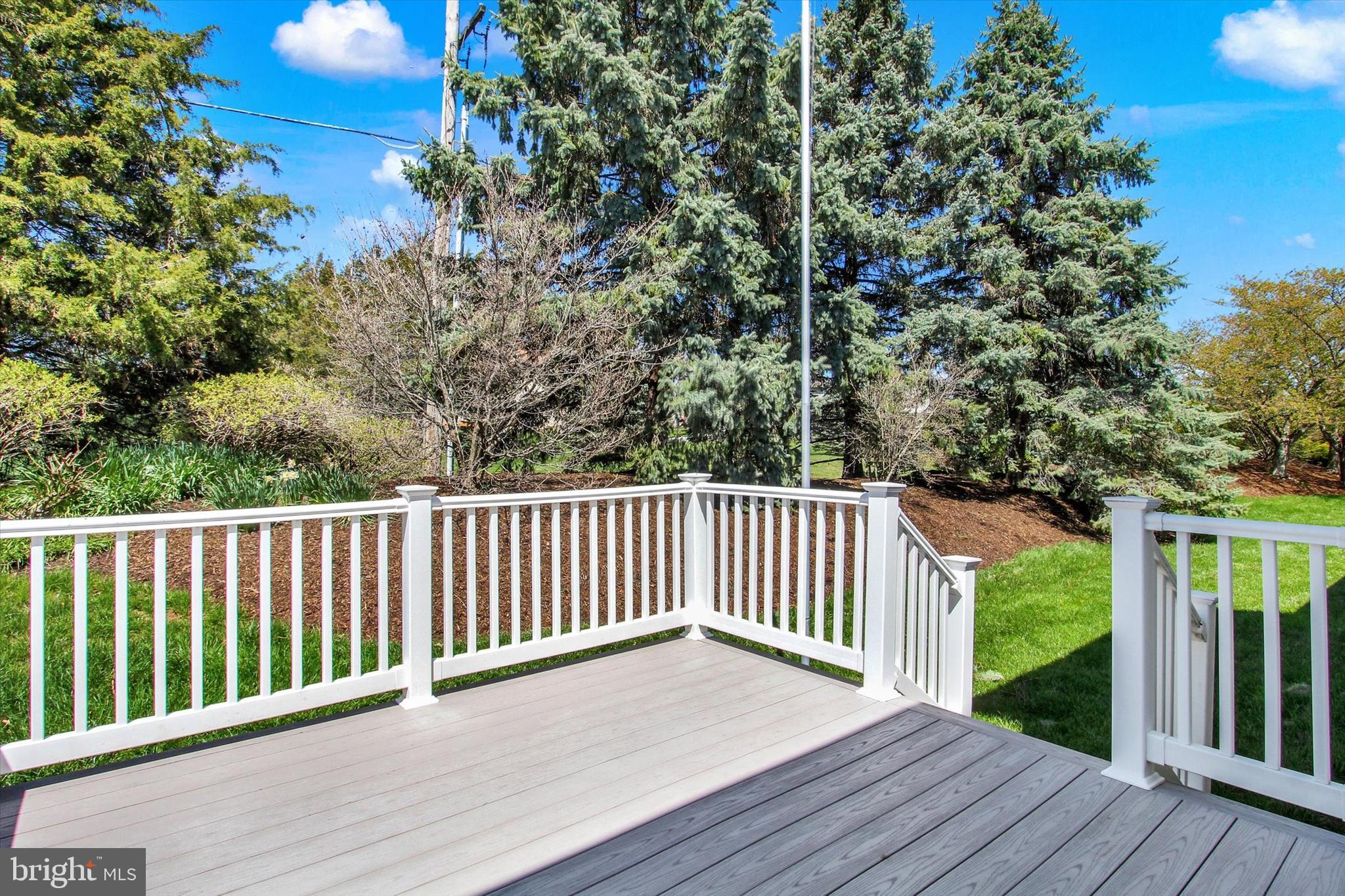 CAMELOT SQUARE - Residential