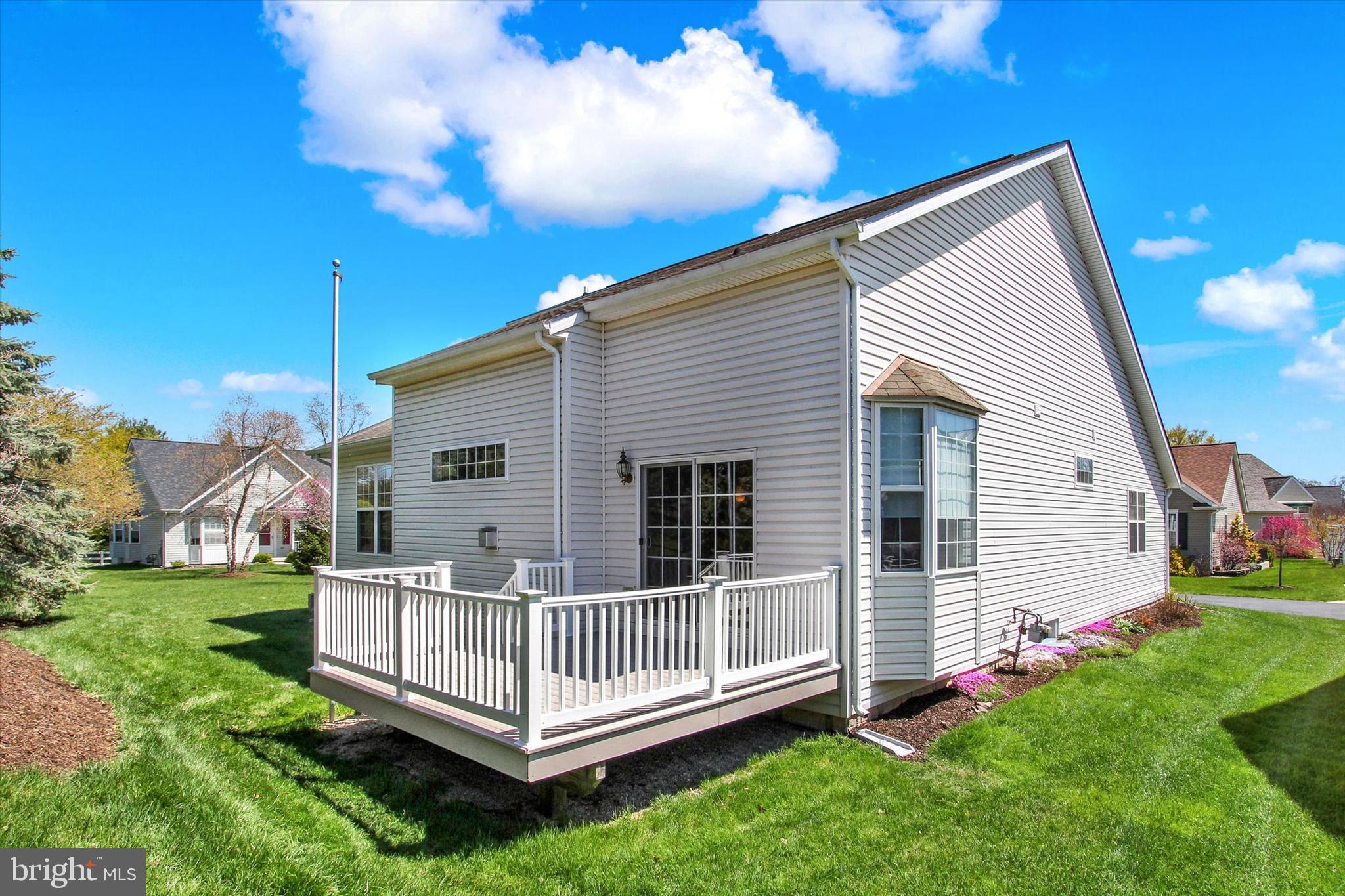 CAMELOT SQUARE - Residential