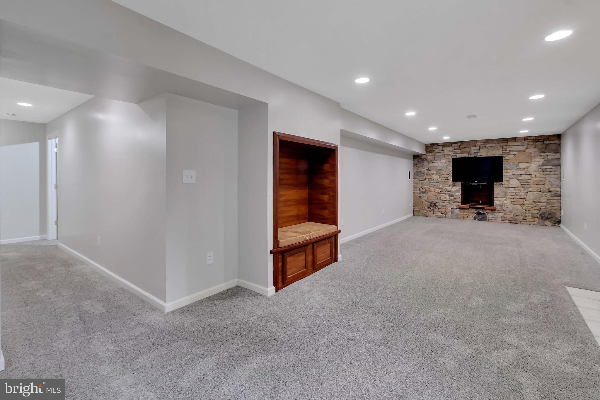 MOUNTAIN VALLEY - Residential