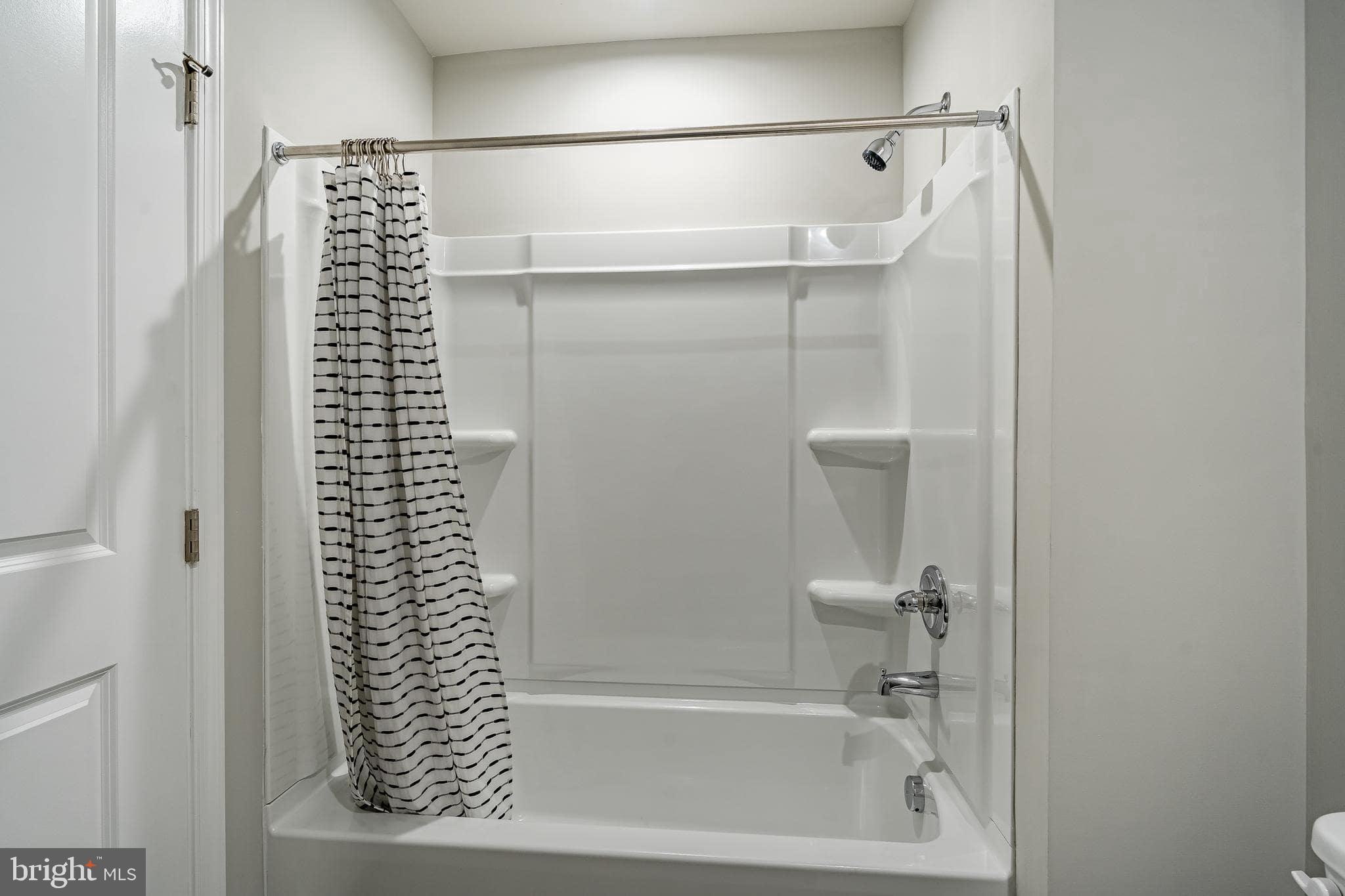 CHESTNUT RIDGE PRSRV - Residential Lease