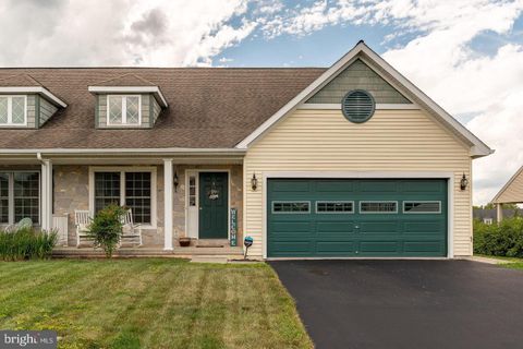 Photo of 5123 FIELD VIEW DR, MOUNT JOY, PA 17552 (MLS # PALA2040194)
