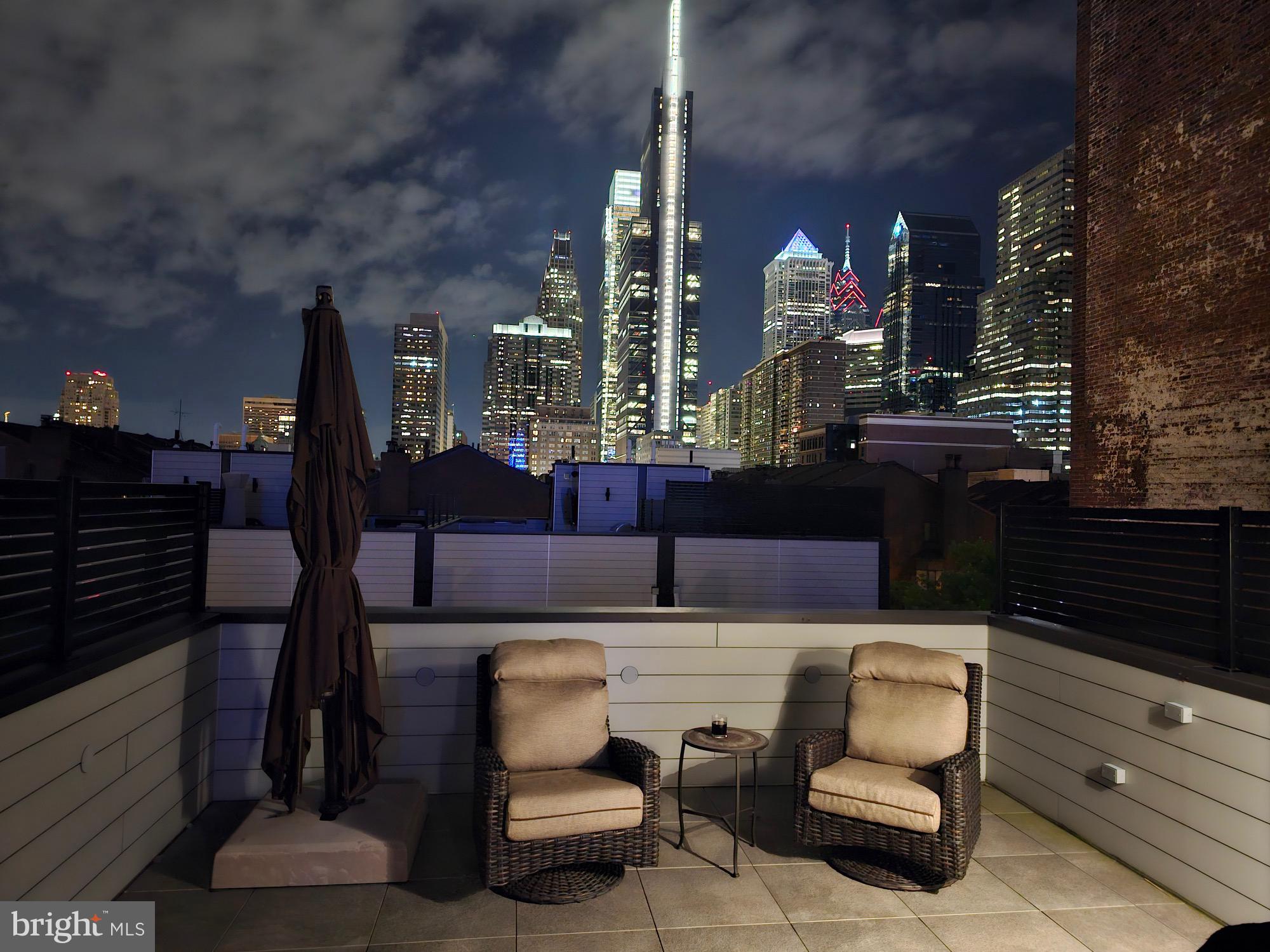 LOGAN SQUARE - Residential