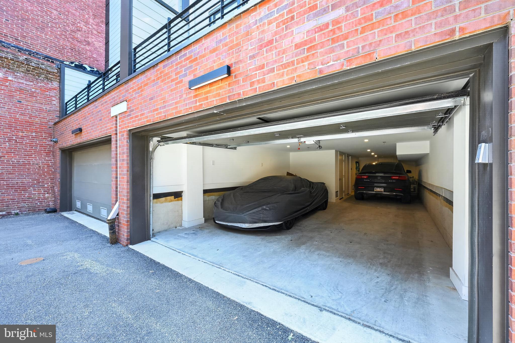 LOGAN SQUARE - Residential