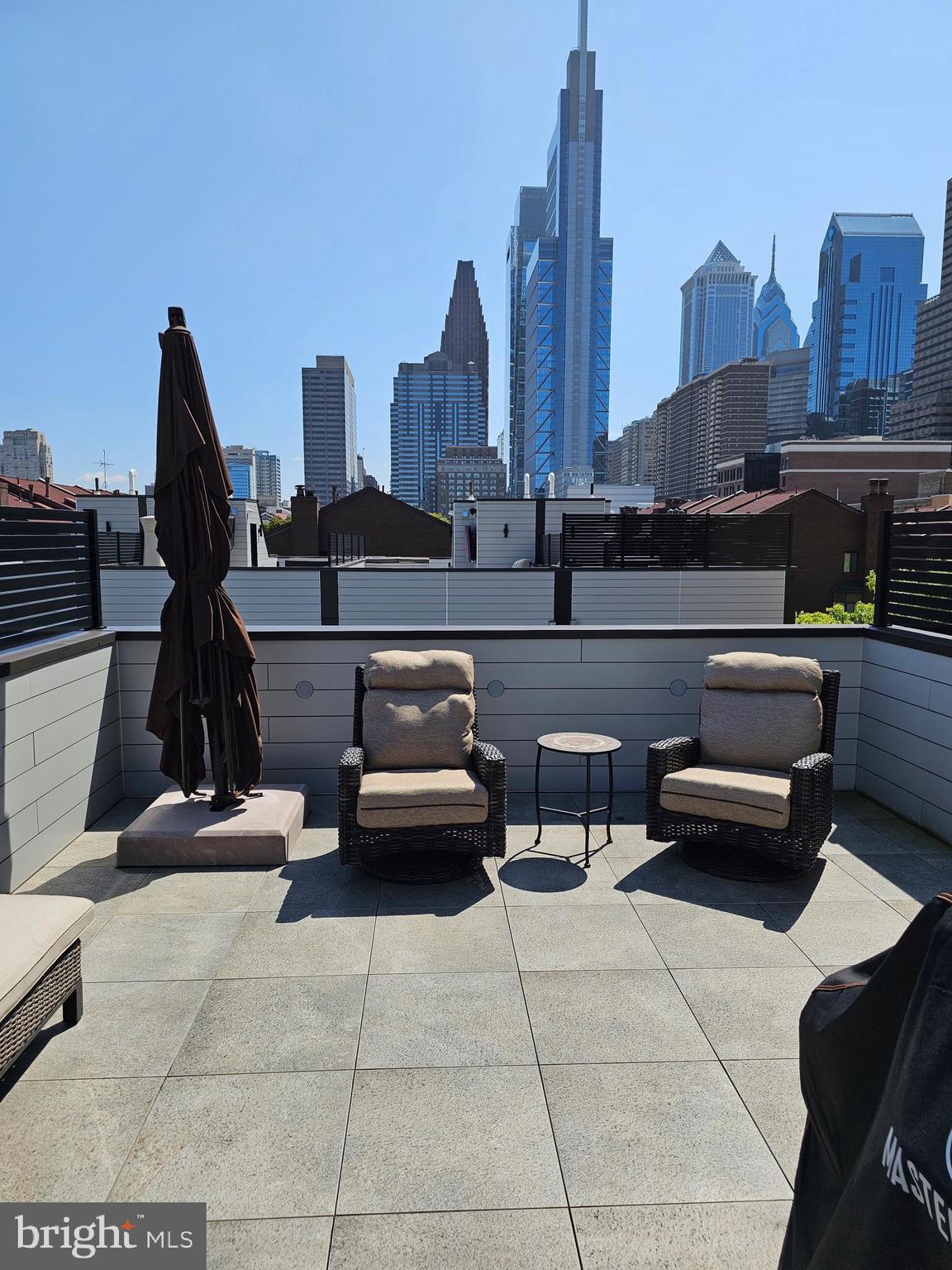 LOGAN SQUARE - Residential