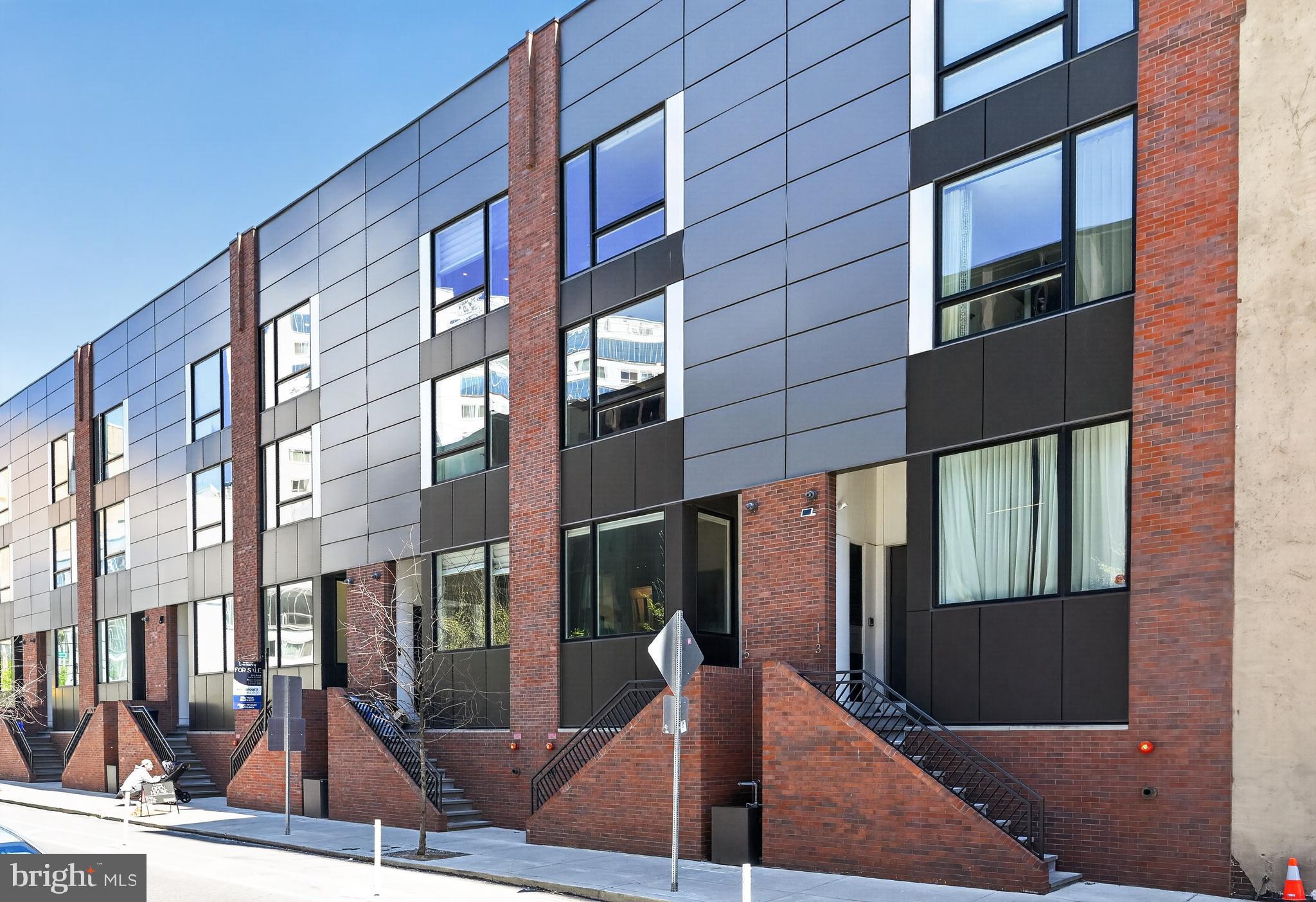 LOGAN SQUARE - Residential