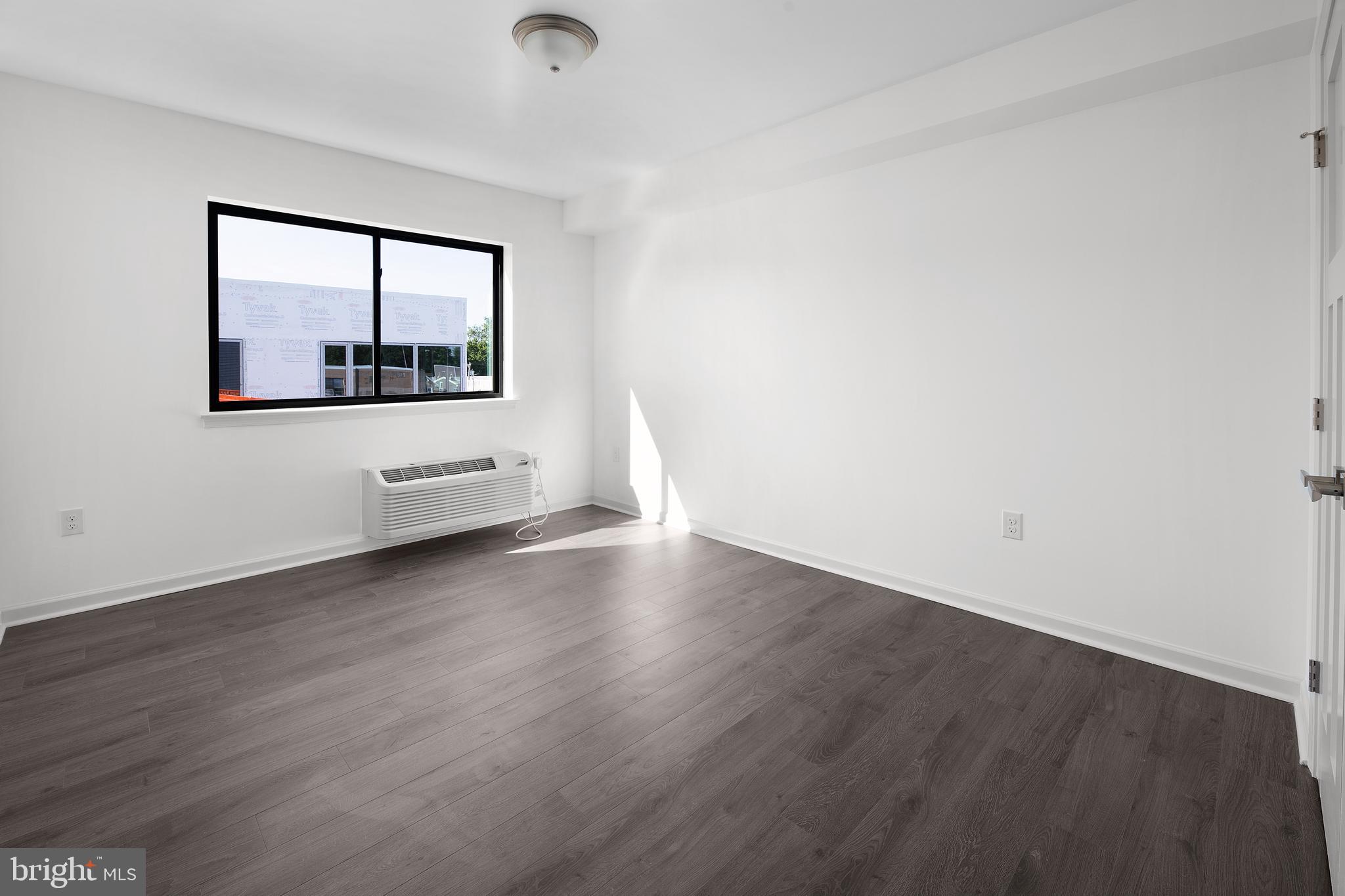 ROXBOROUGH - Residential Lease