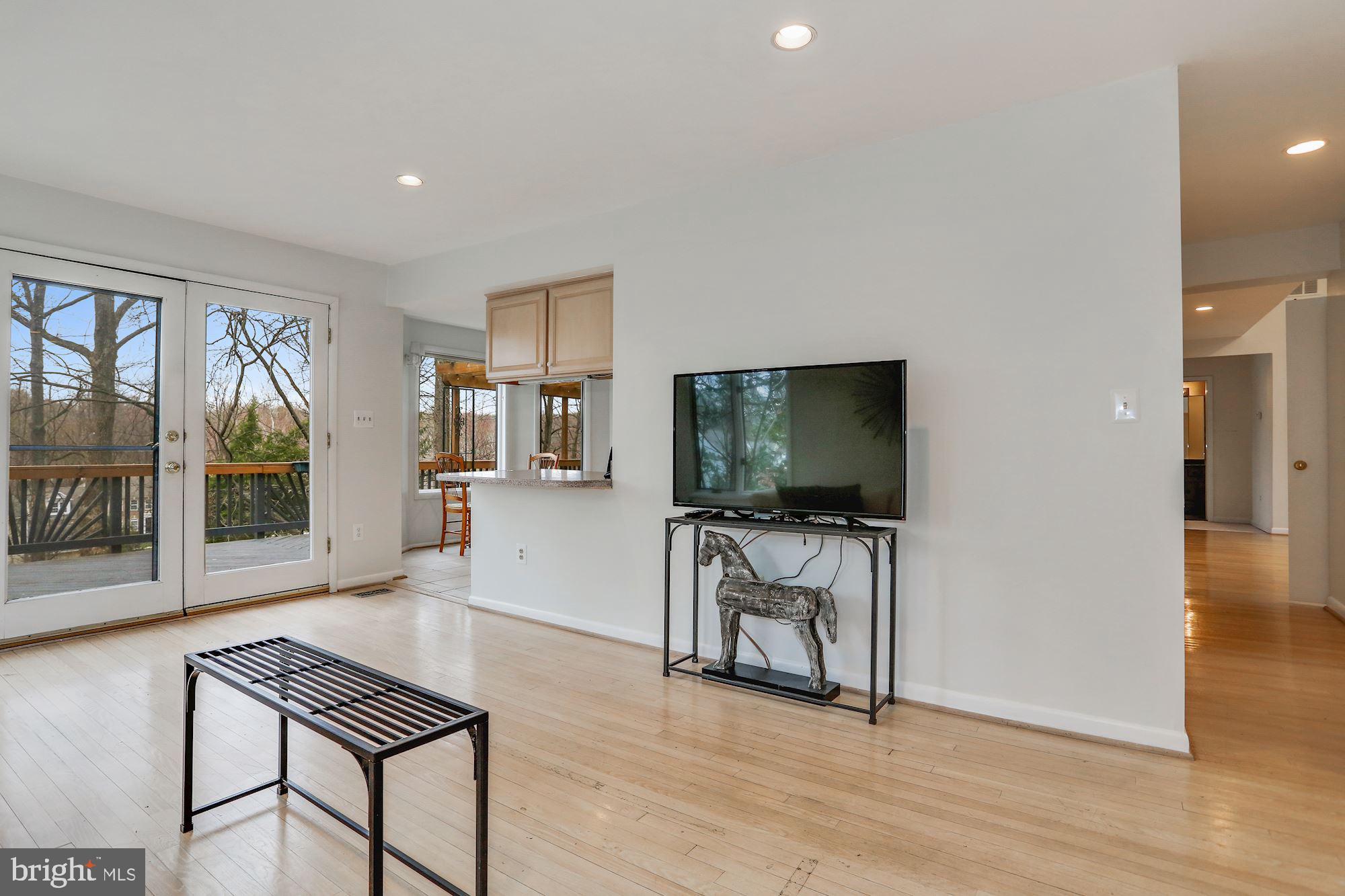 MCLEAN STATION - Residential