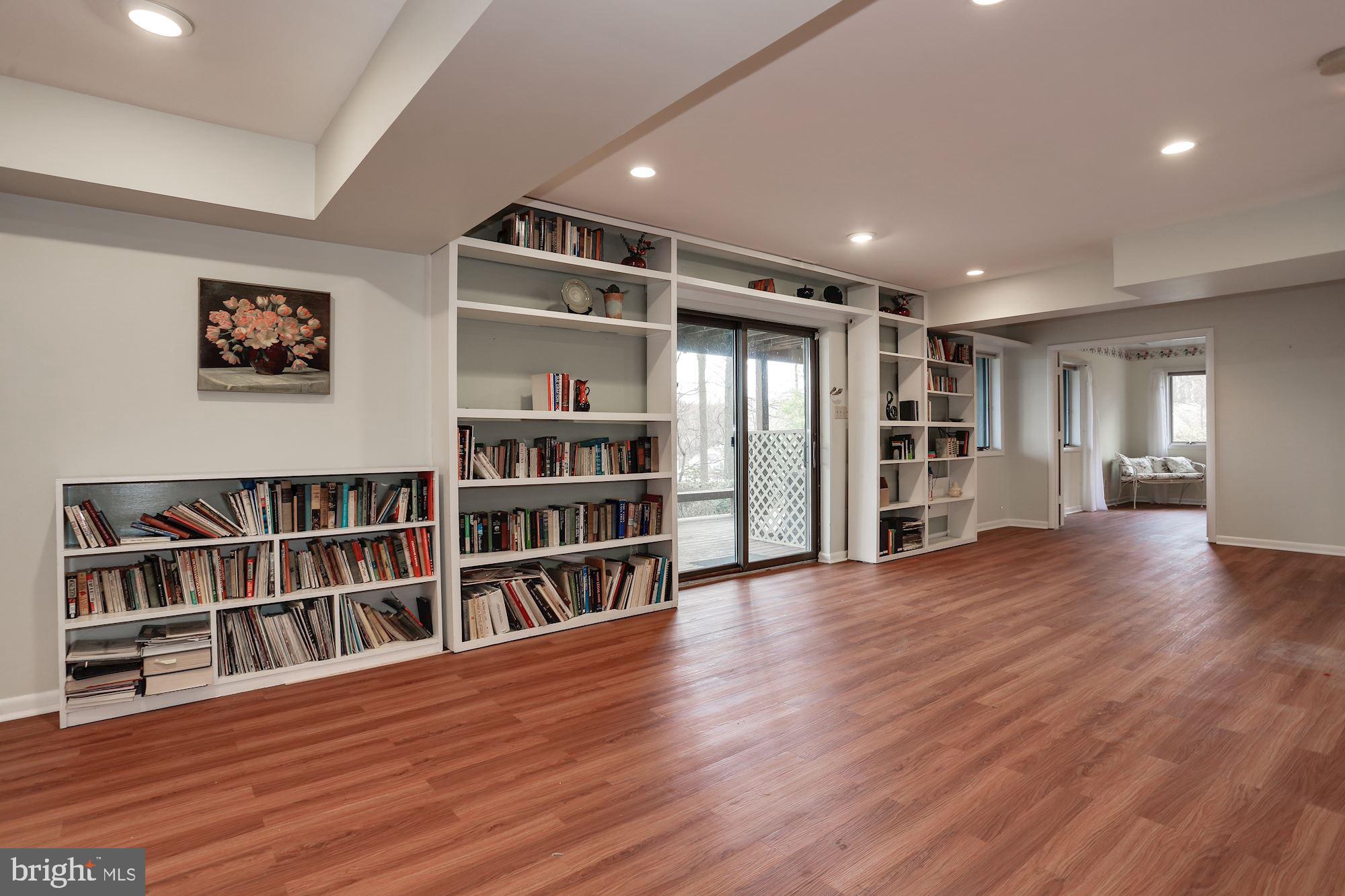 MCLEAN STATION - Residential