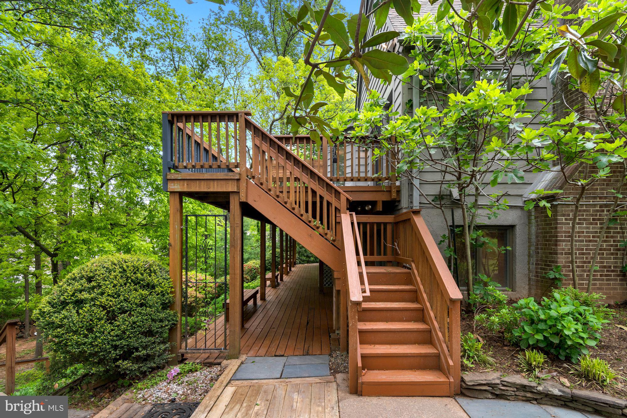 MCLEAN STATION - Residential