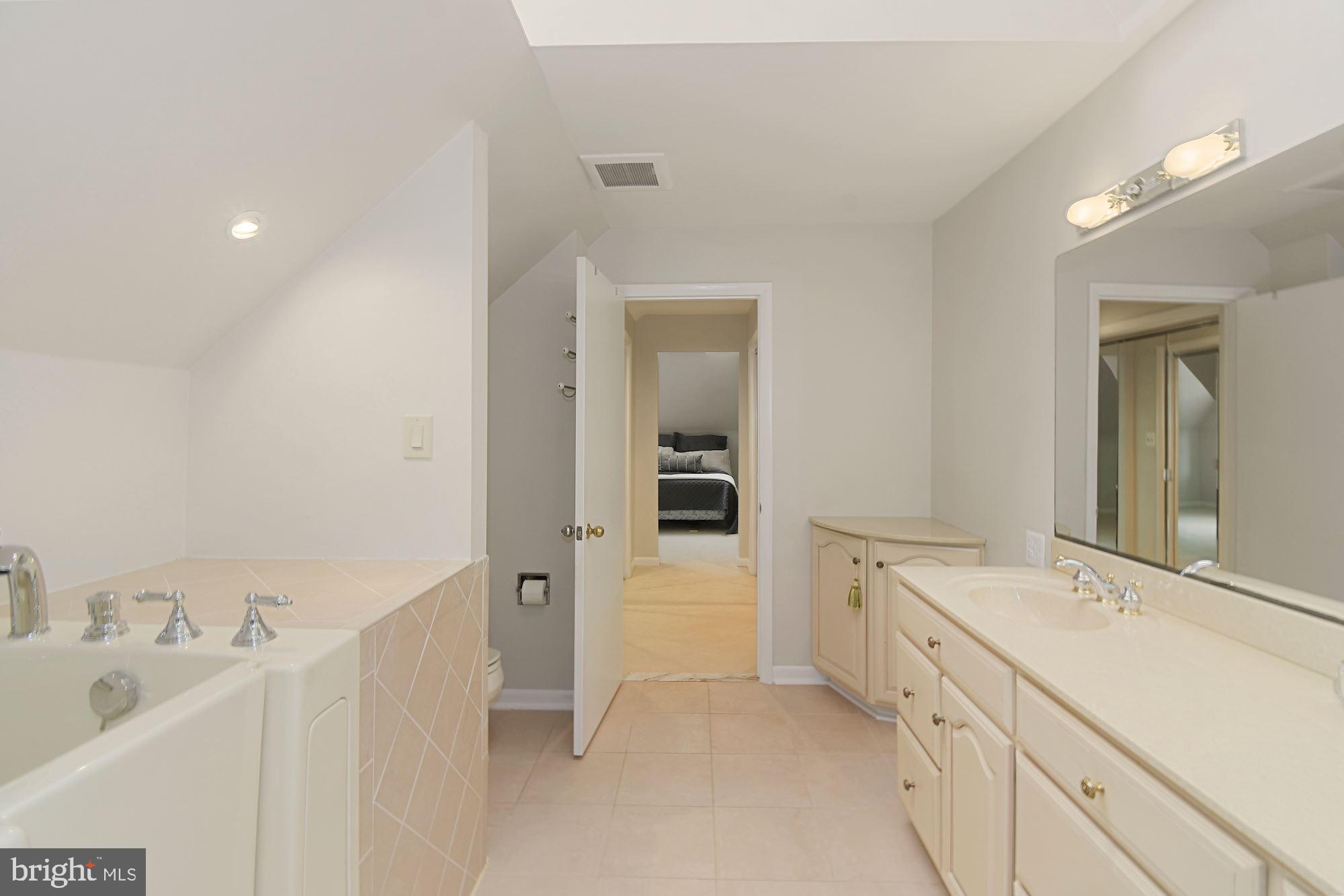 MCLEAN STATION - Residential