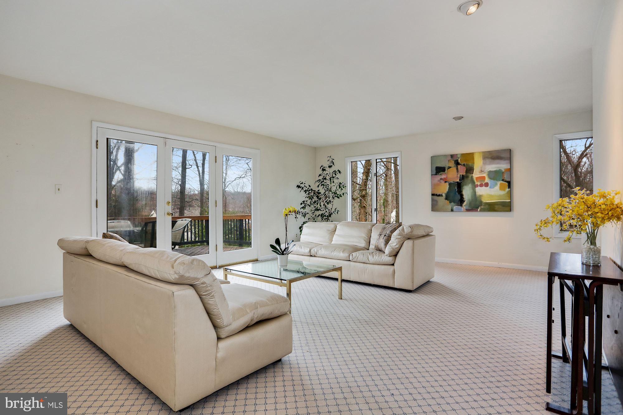 MCLEAN STATION - Residential