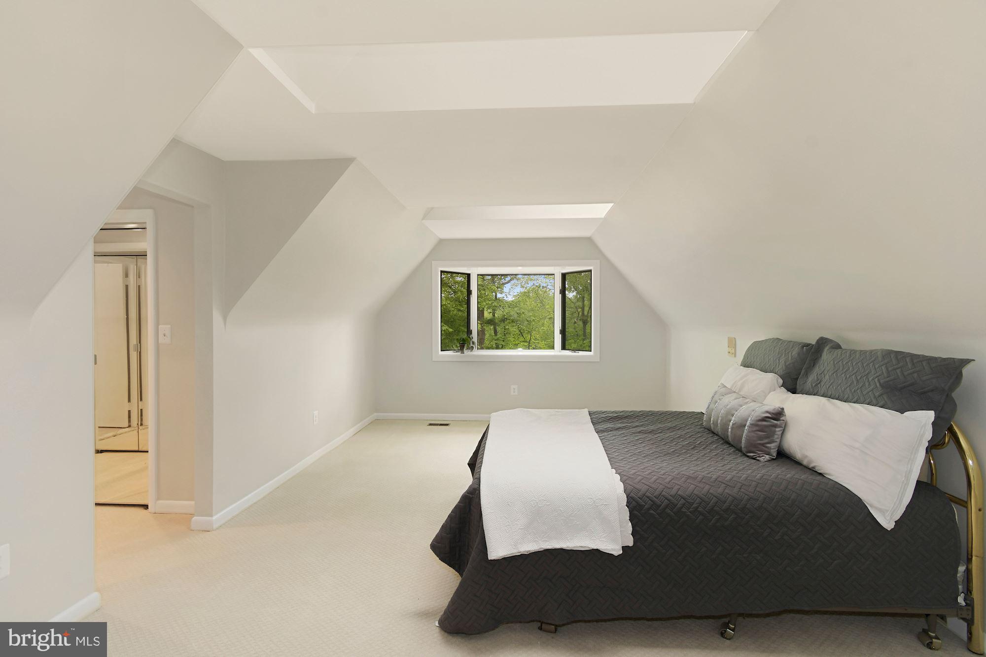 MCLEAN STATION - Residential