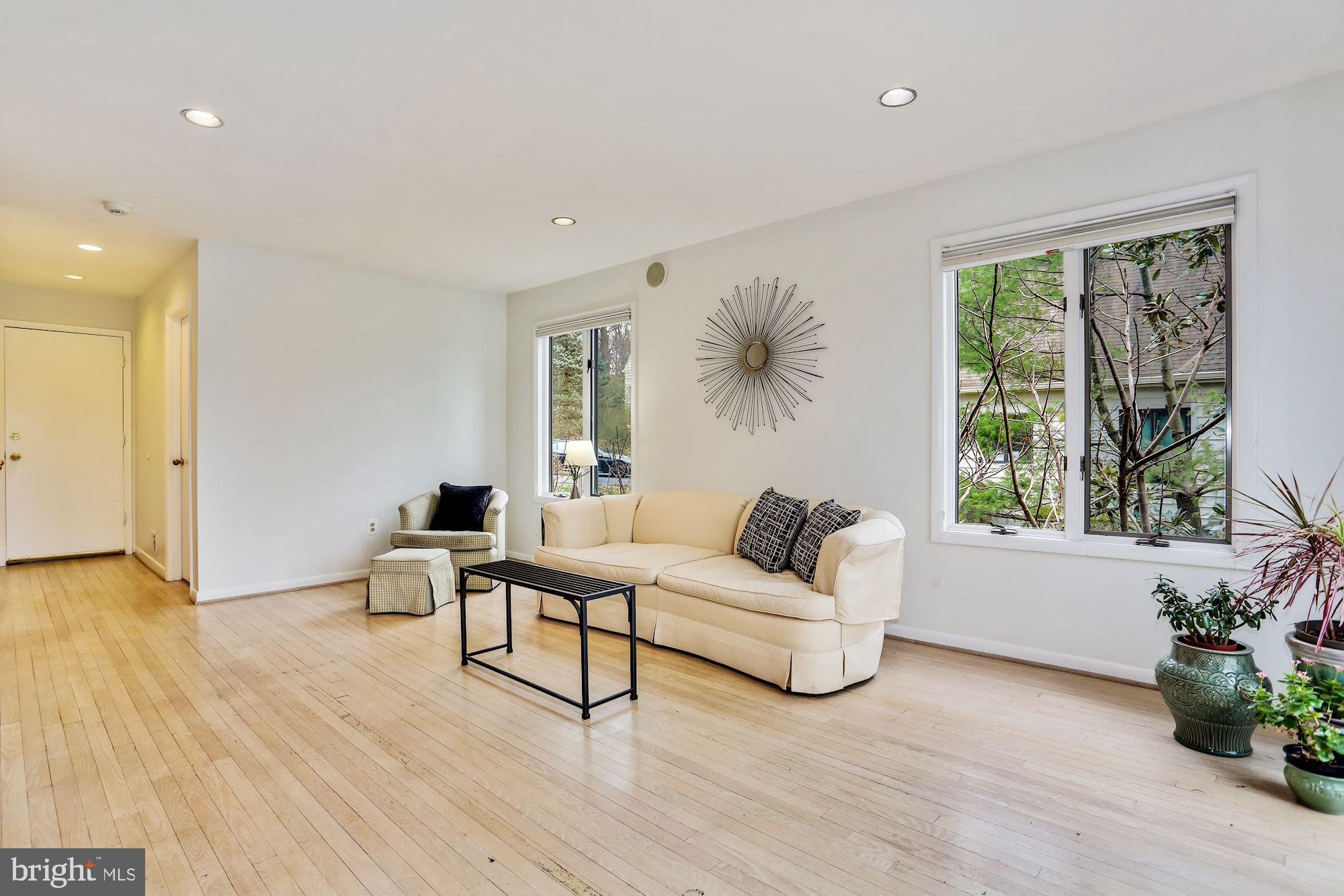 MCLEAN STATION - Residential