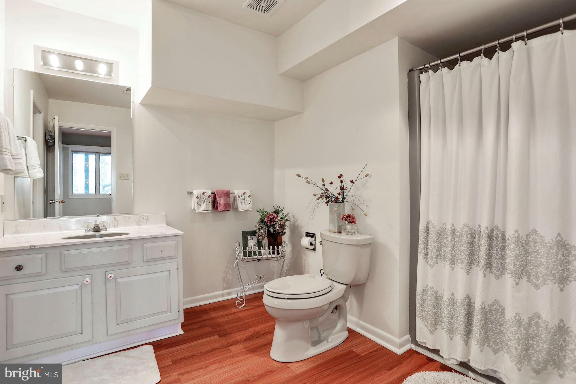 MCLEAN STATION - Residential