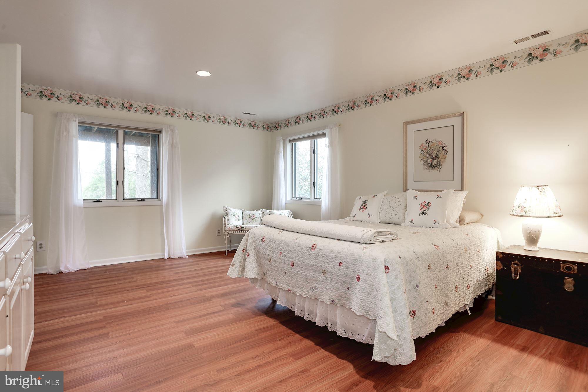 MCLEAN STATION - Residential