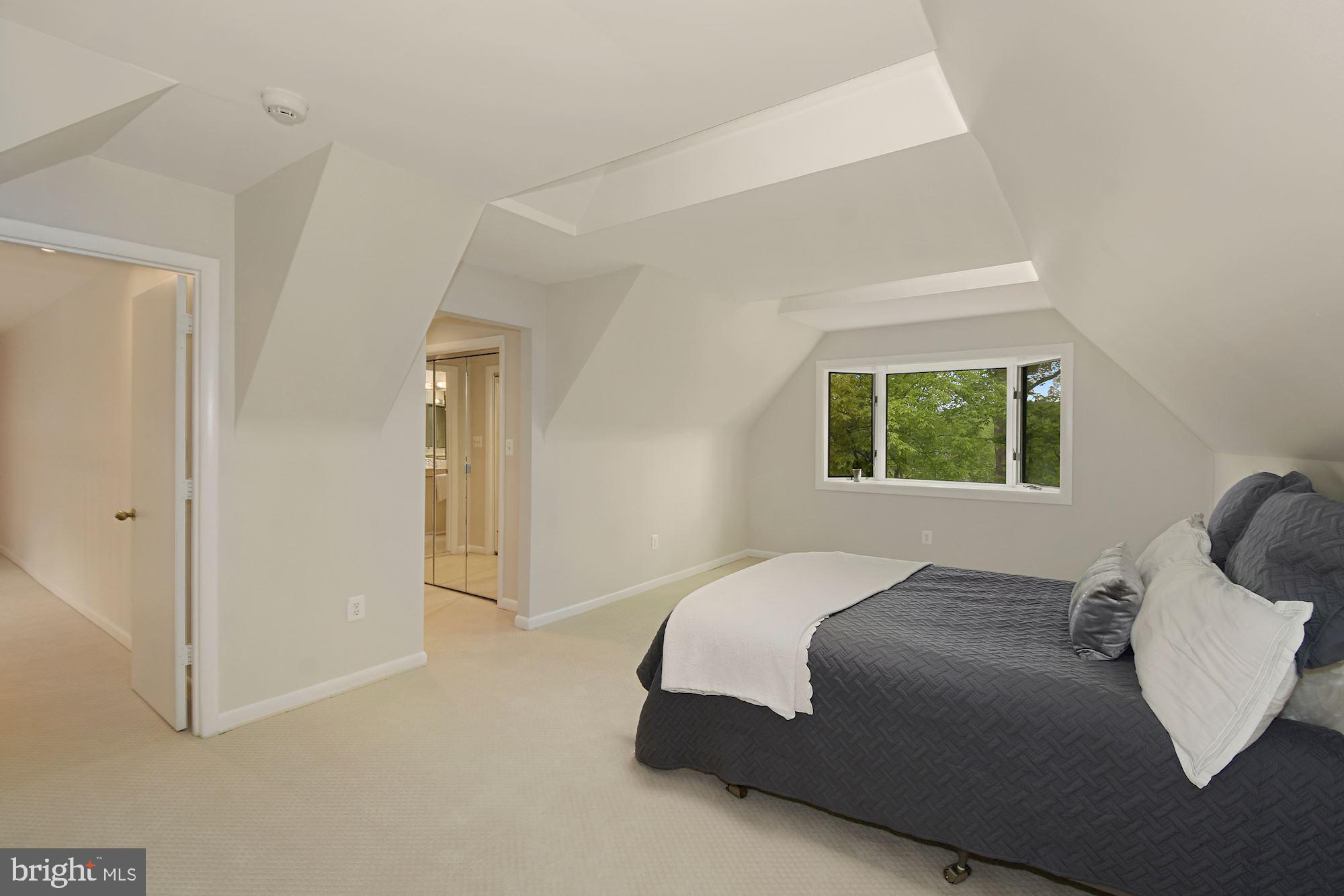 MCLEAN STATION - Residential