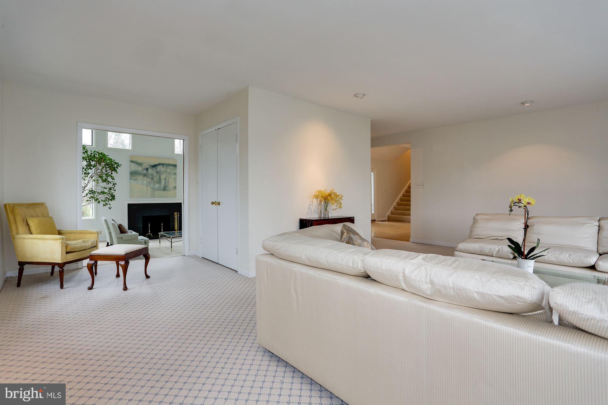 MCLEAN STATION - Residential