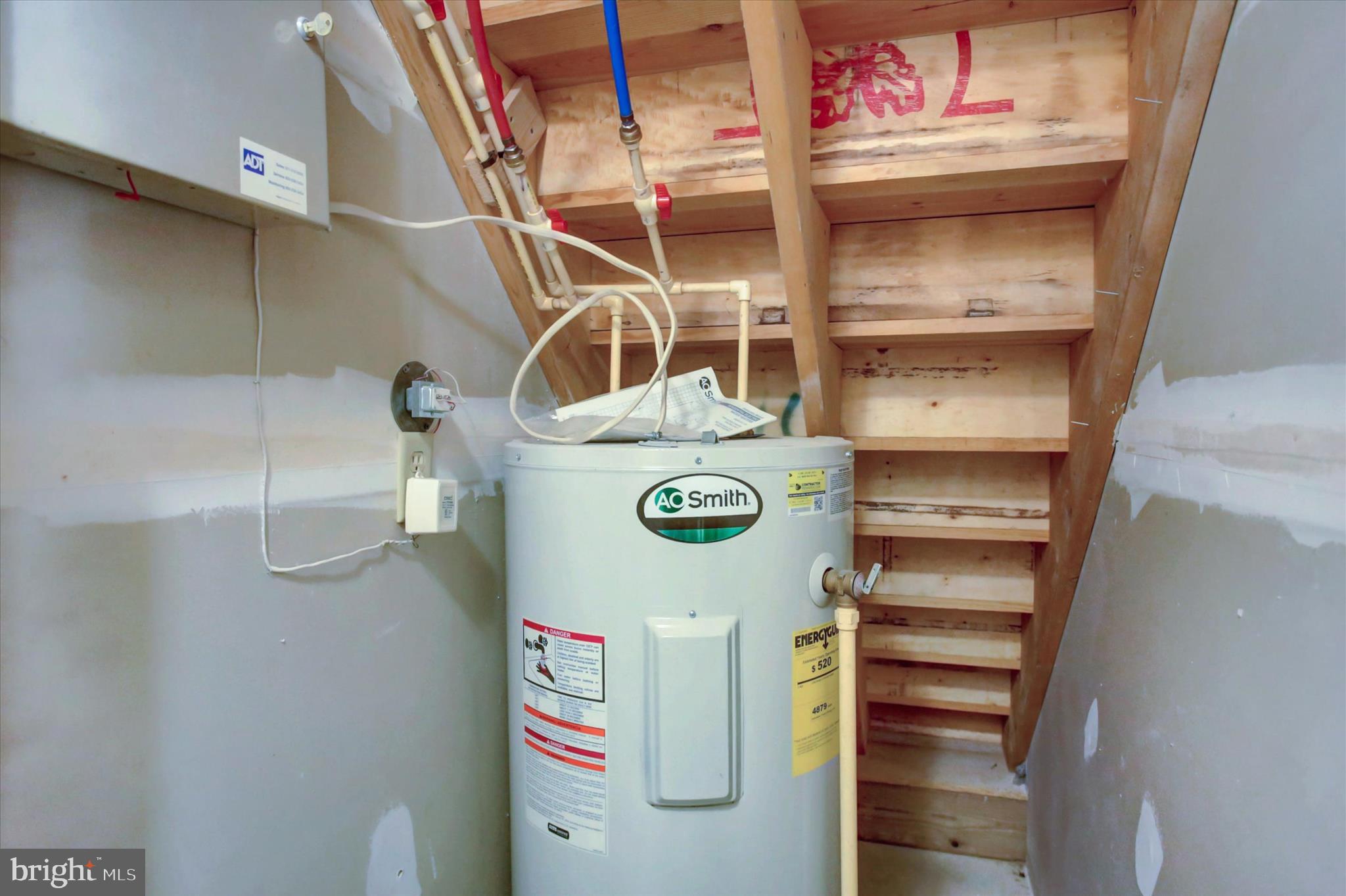 KNOB HILL - Residential