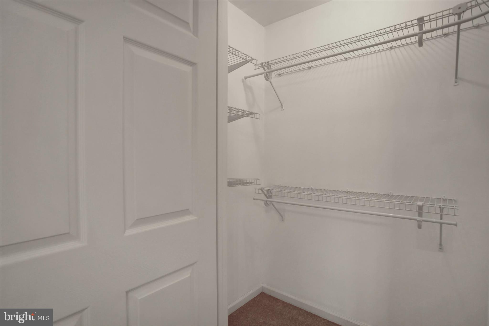 KNOB HILL - Residential