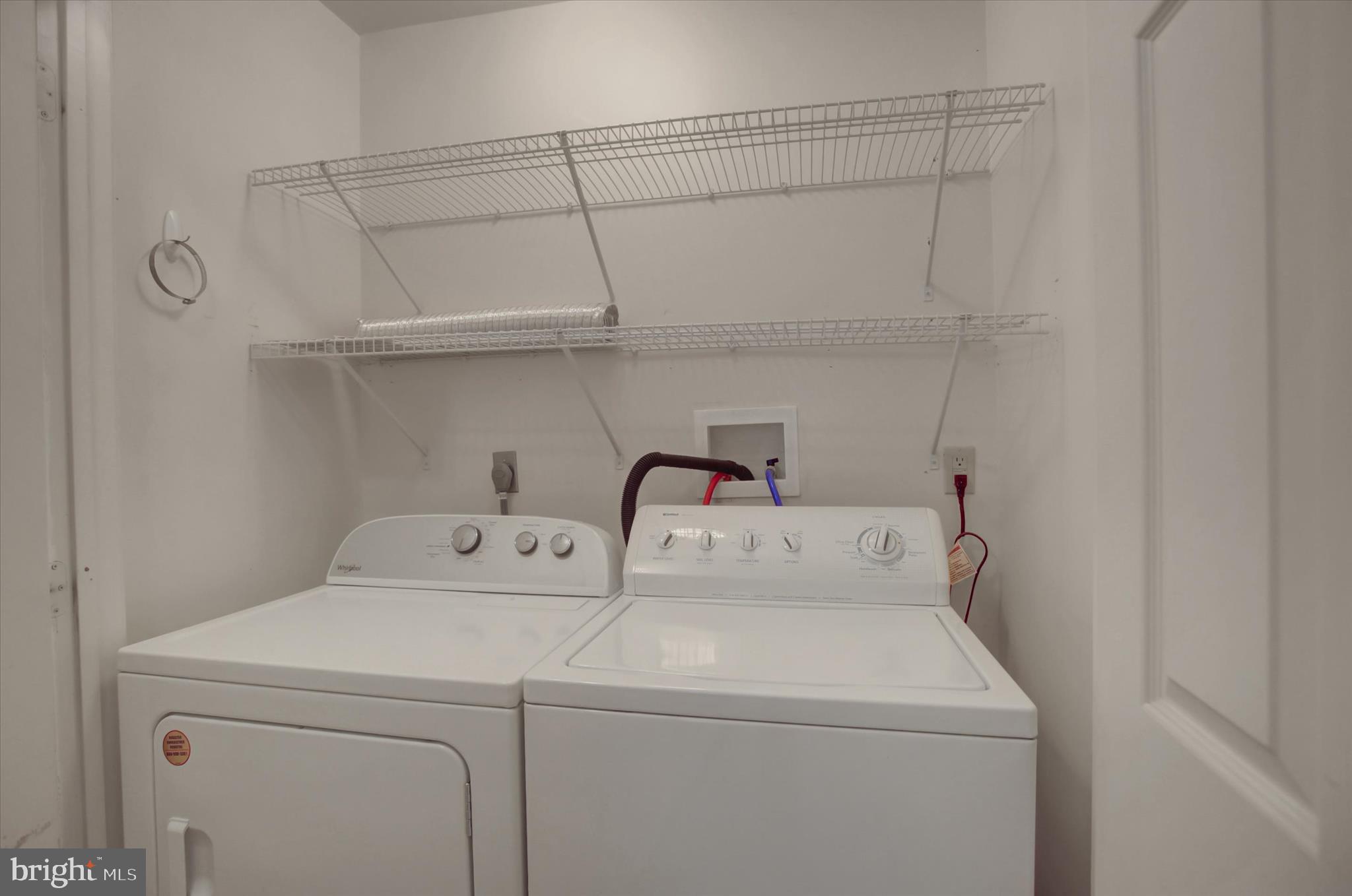 KNOB HILL - Residential