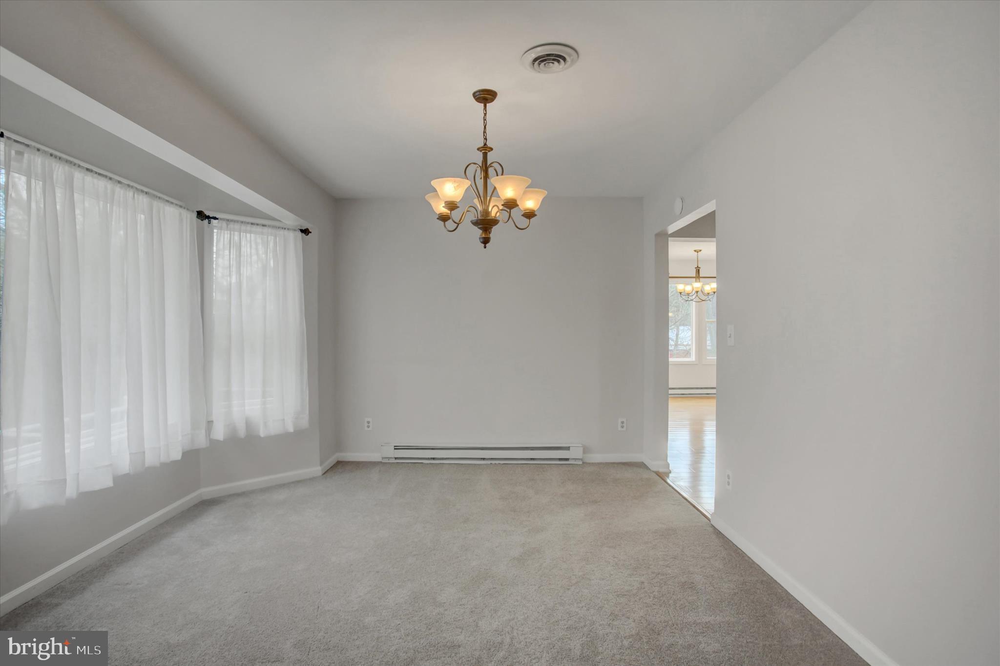 KNOB HILL - Residential