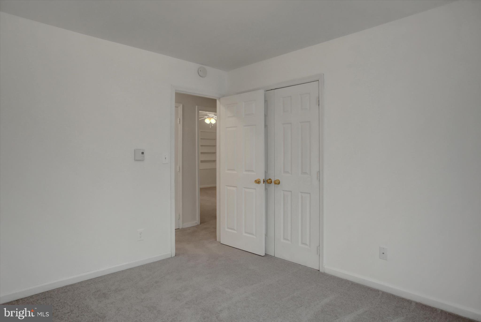 KNOB HILL - Residential