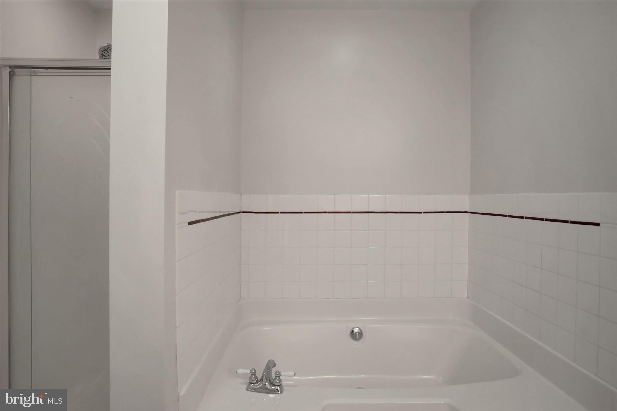 KNOB HILL - Residential