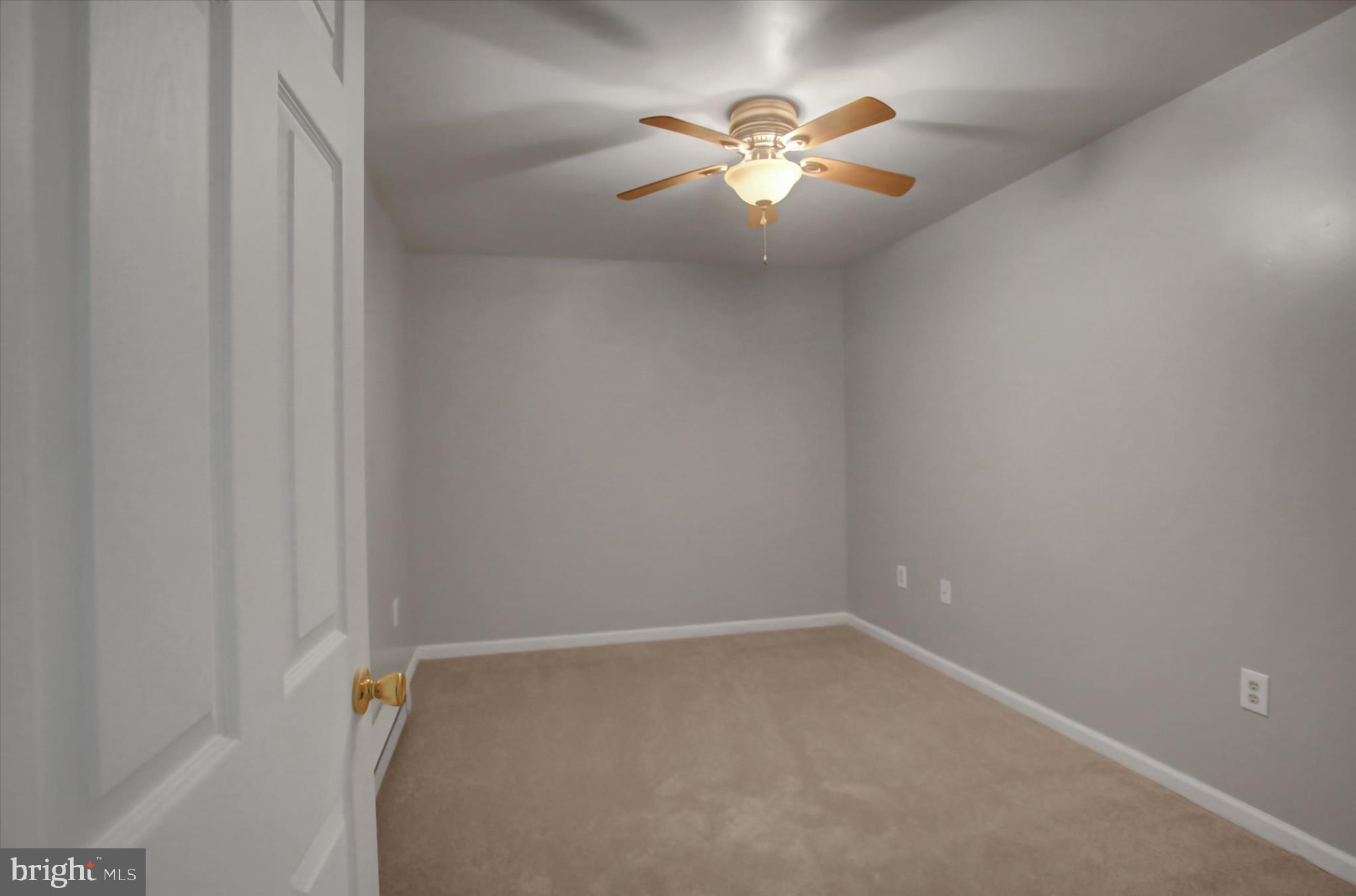 KNOB HILL - Residential