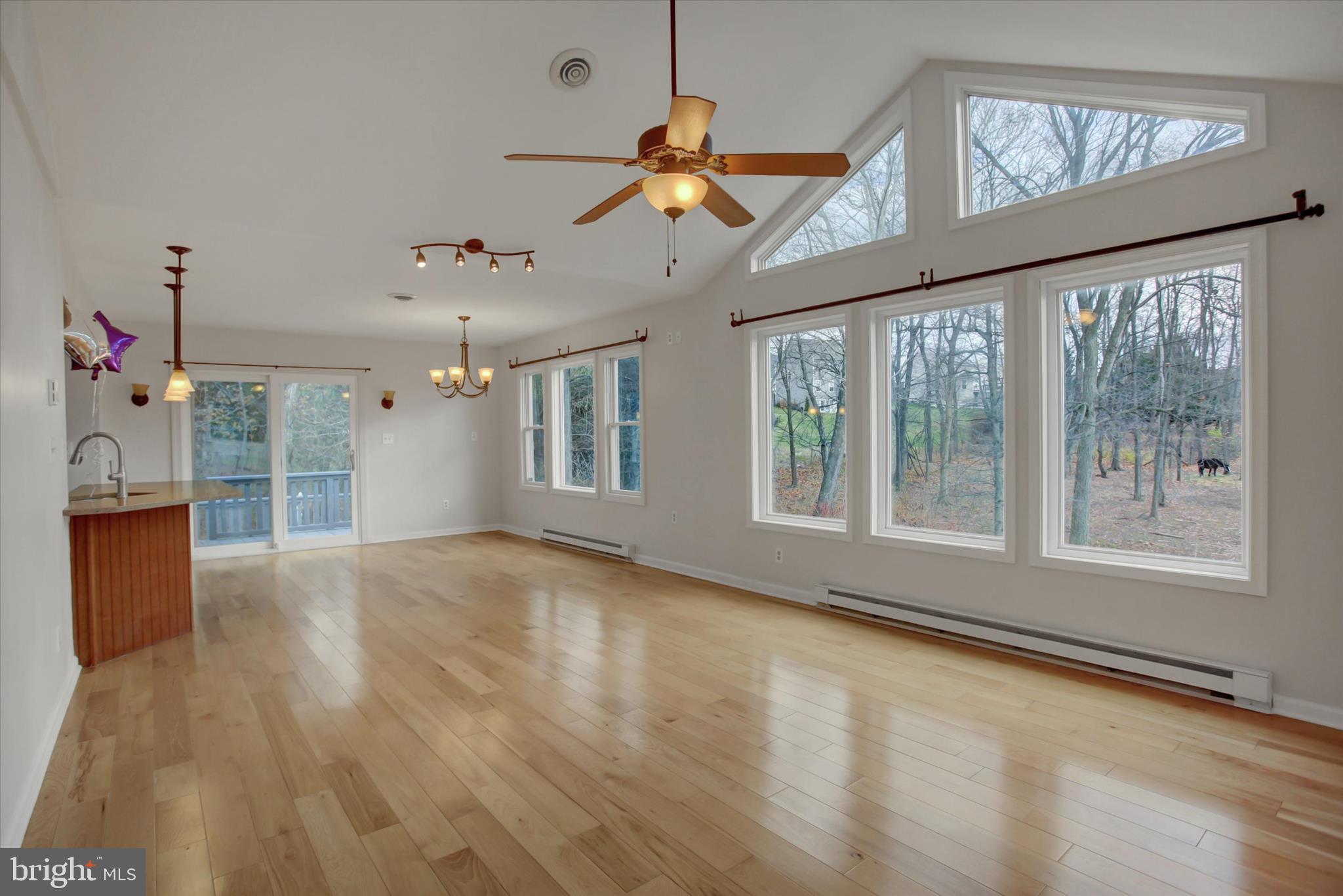 KNOB HILL - Residential