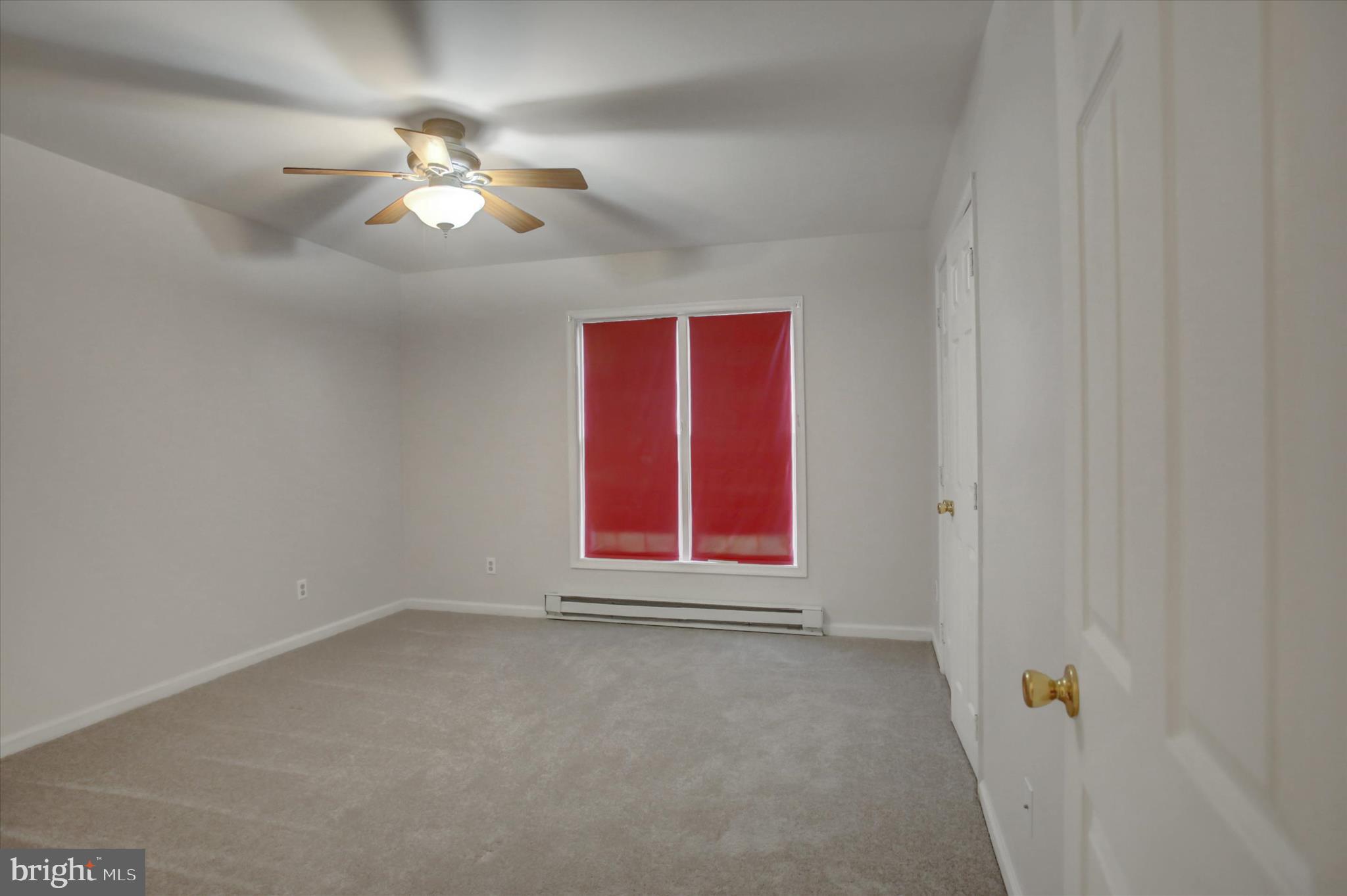 KNOB HILL - Residential