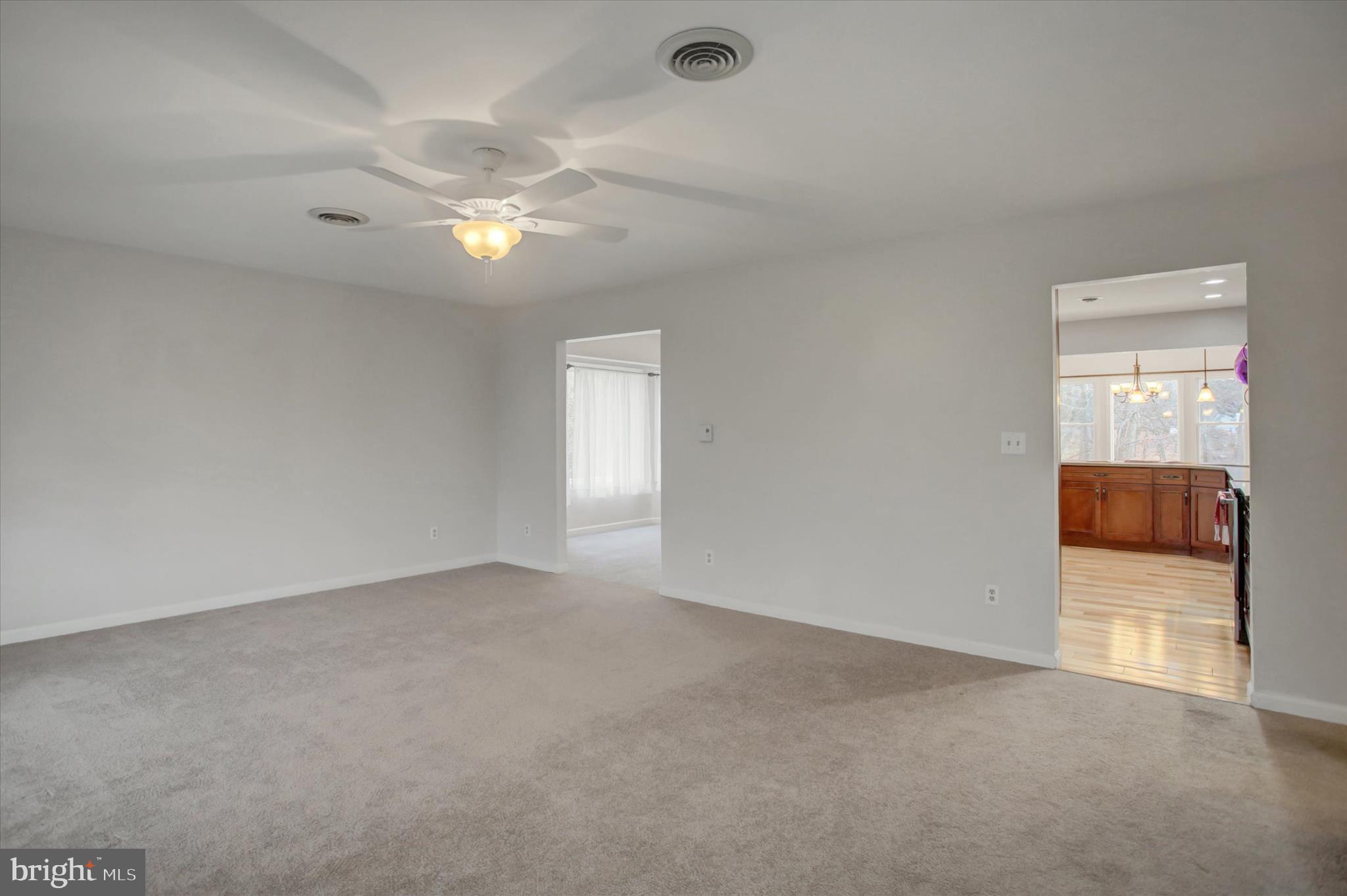 KNOB HILL - Residential