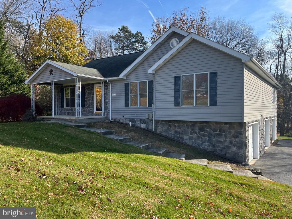 Photo of 1032 Upland Dr, FAYETTEVILLE, PA 17222 (MLS # PAFL2031172)