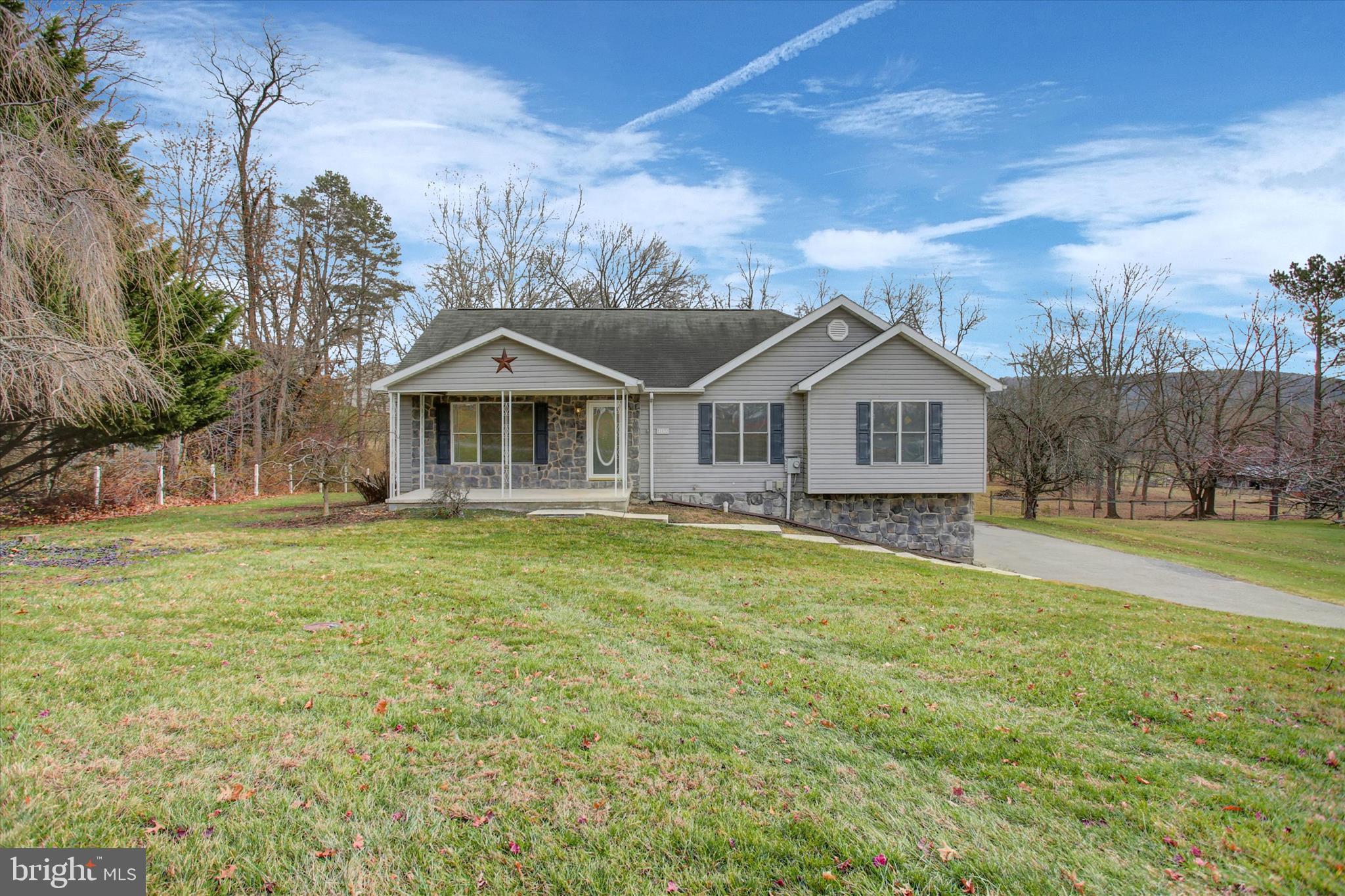 KNOB HILL - Residential