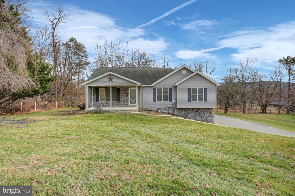 Photo of 1032 Upland Dr, FAYETTEVILLE, PA 17222 (MLS # PAFL2031172)