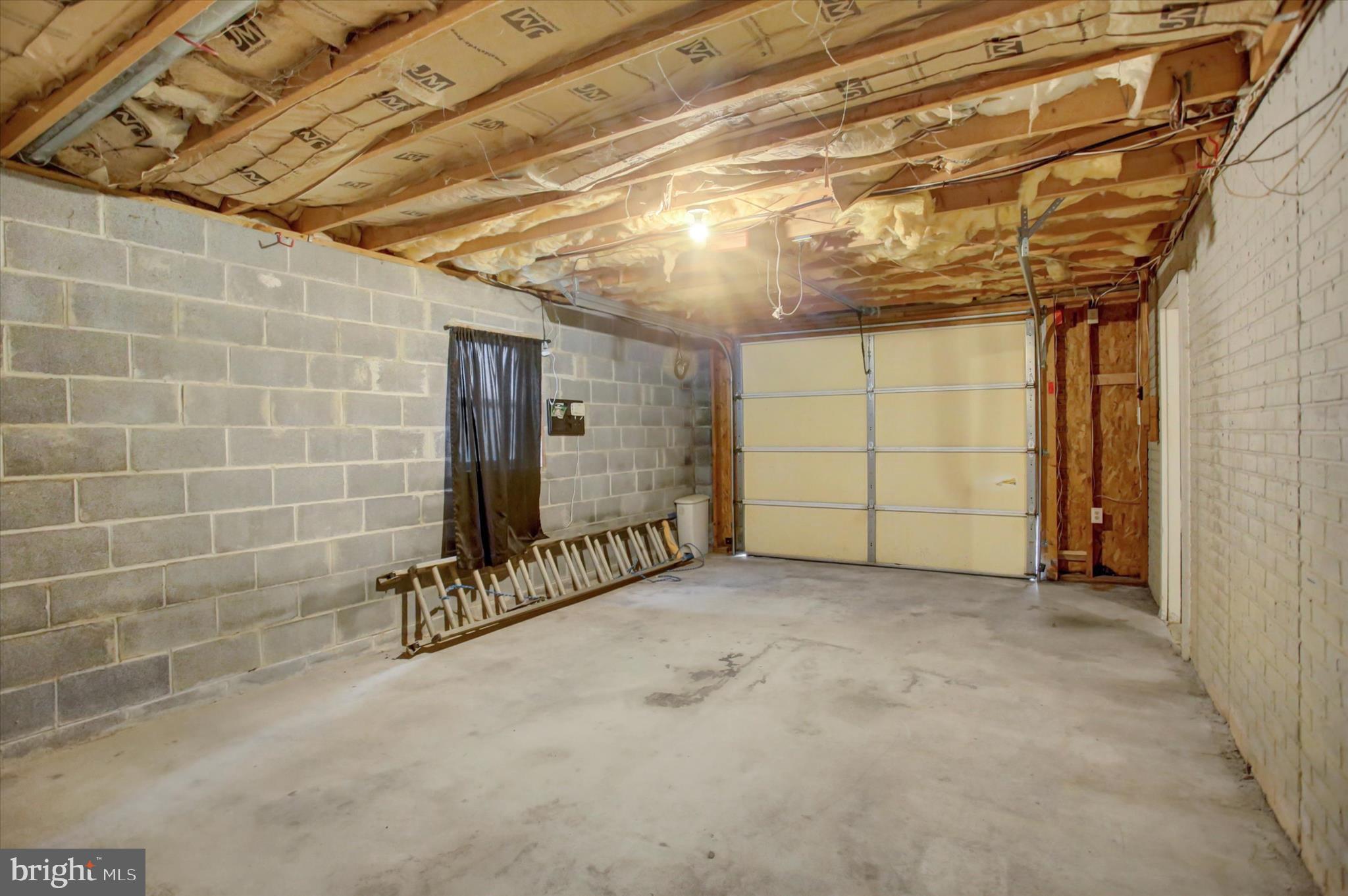 KNOB HILL - Residential