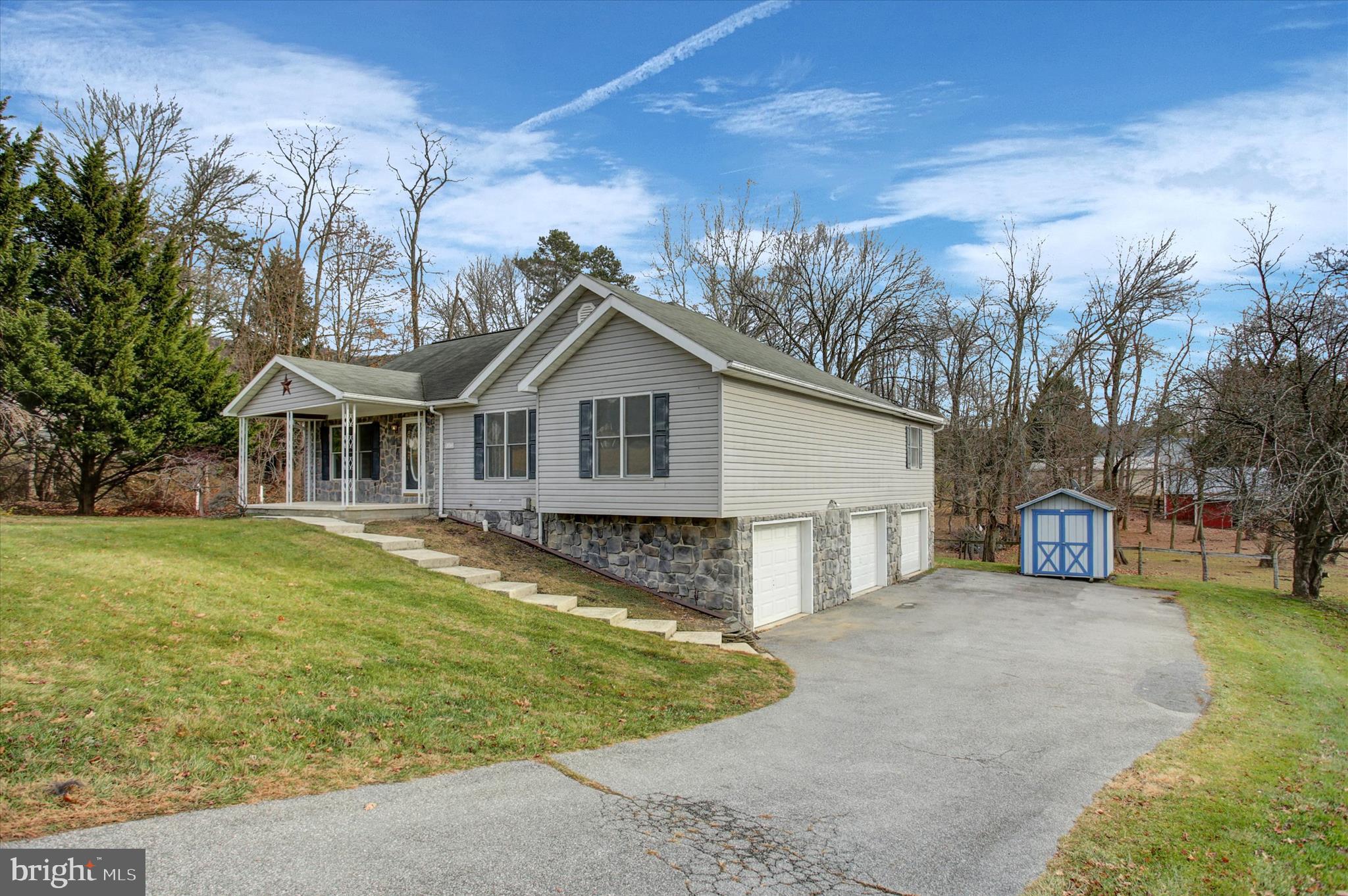 KNOB HILL - Residential