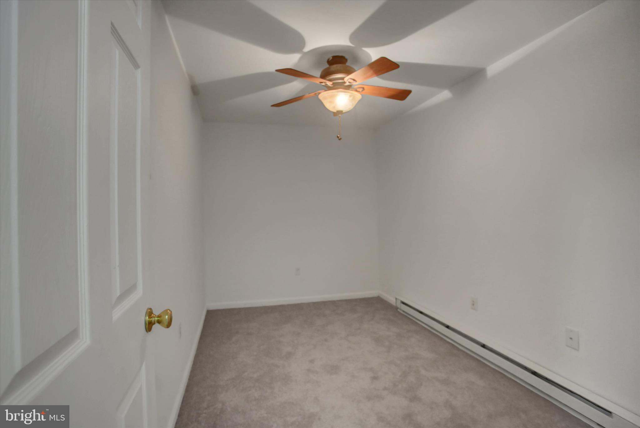 KNOB HILL - Residential