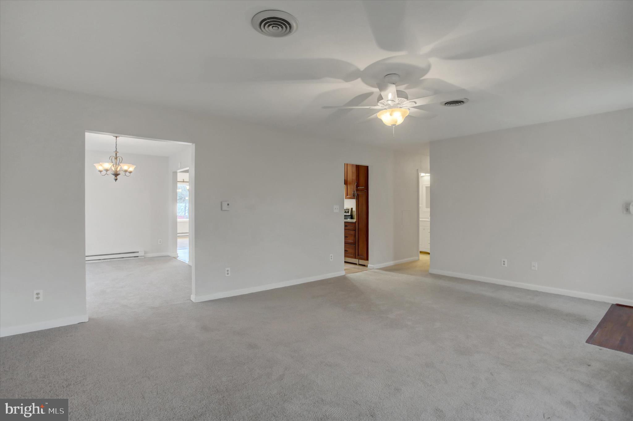 KNOB HILL - Residential