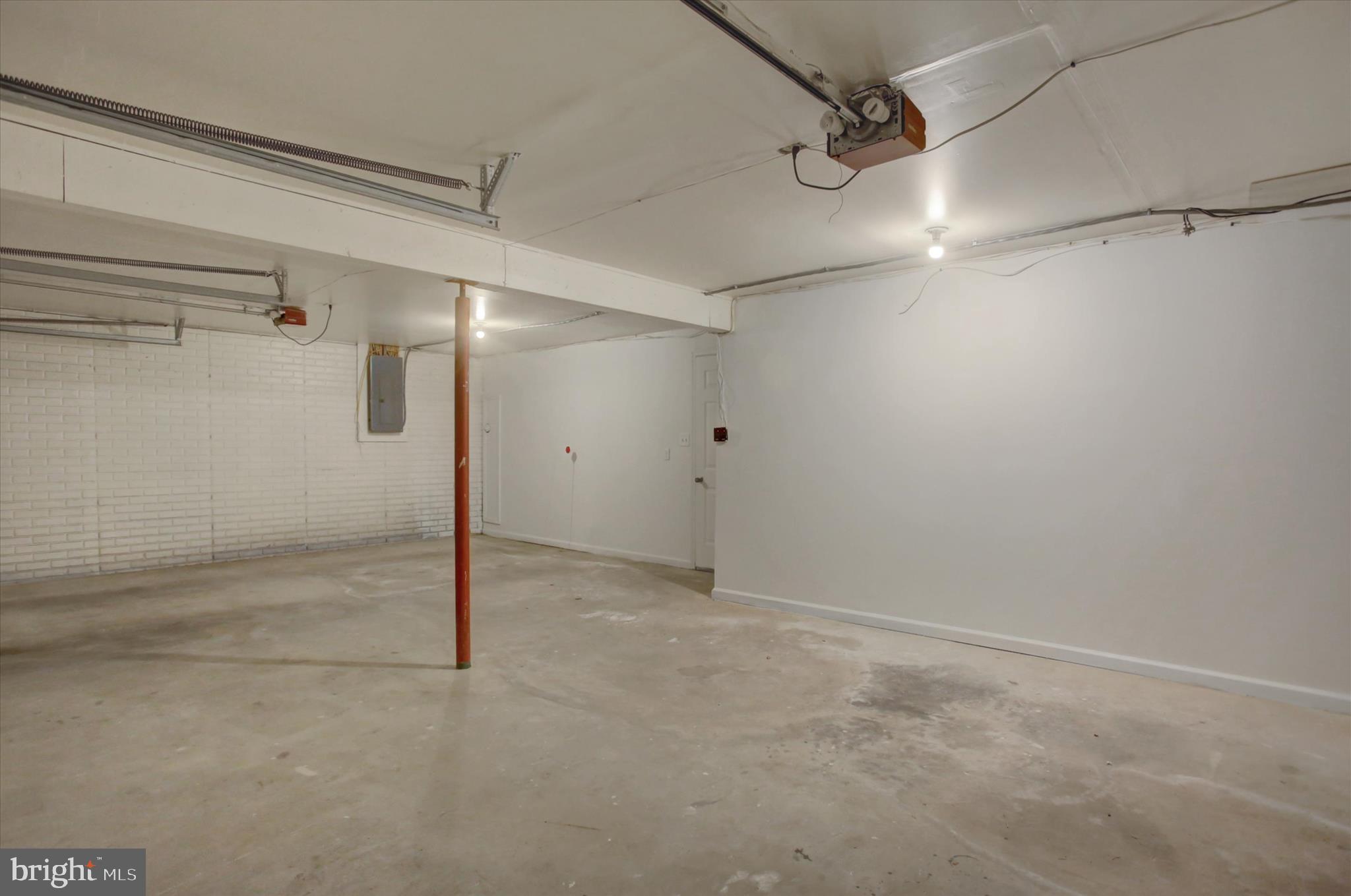 KNOB HILL - Residential