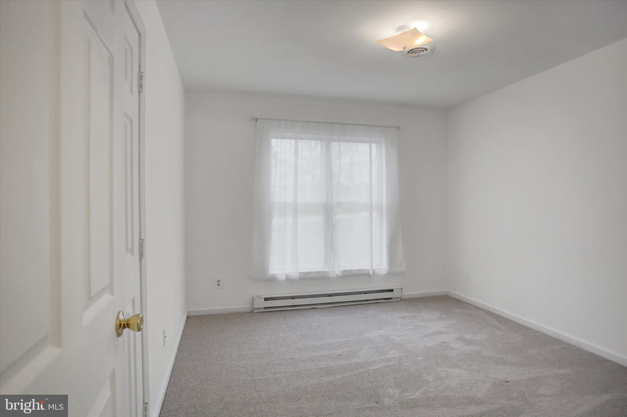 KNOB HILL - Residential