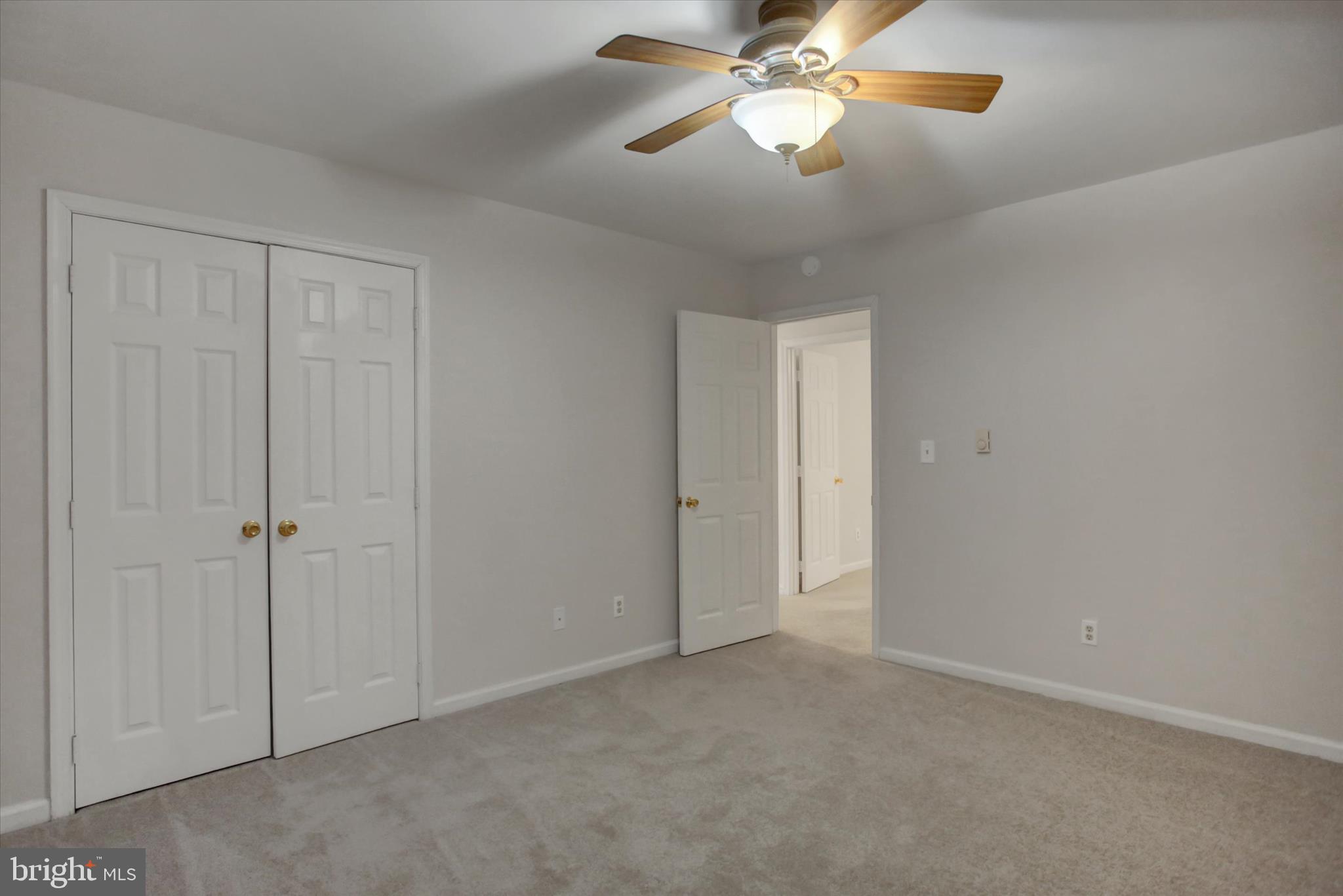 KNOB HILL - Residential