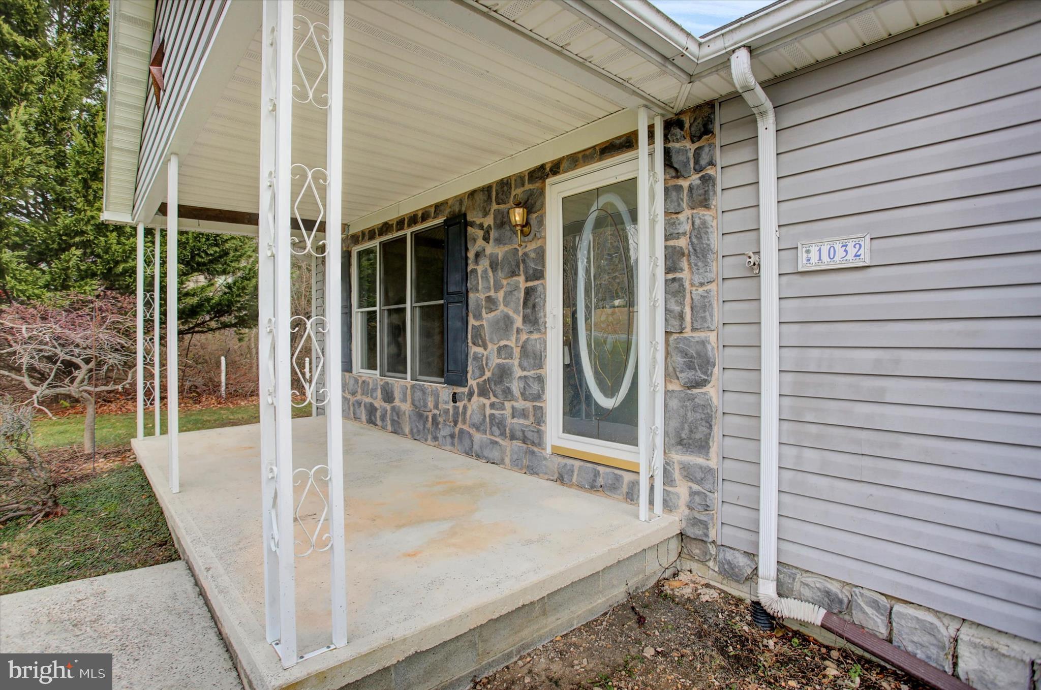 KNOB HILL - Residential