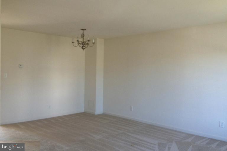 10443 WESTGATE COURT