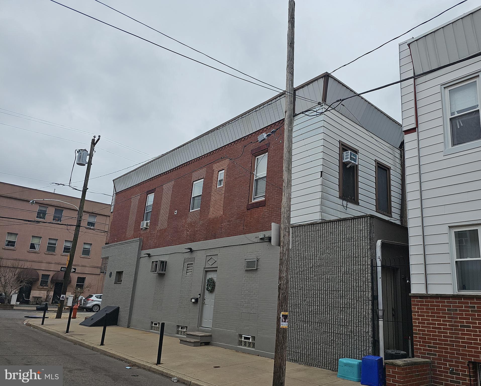 PHILADELPHIA - Commercial Sale