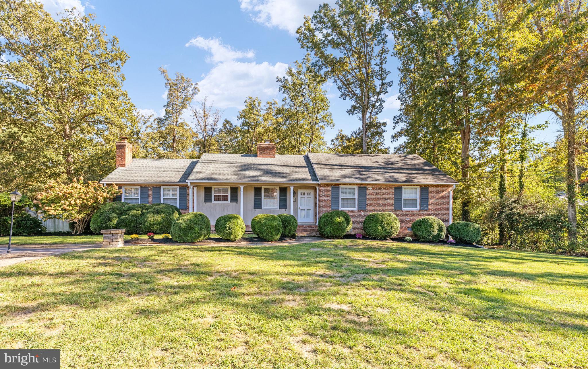 CHARMING 2 LEVEL NESTLED ON A .47 ACRE LOT IN PRESTIGIOUS UNIVERSITY HEIGHTS. TIMELESS CHARACTER AND MODERNITY COLLIDE IN THIS INCREDIBLY WELL KEPT ESTATE. FROM THE BRICK ACCENTS, TO THE OAK WALL STUDY, THIS ESTATE WILL STEAL YOUR HEART FROM THE MOMENT YOU WALK IN! ENJOY THE CONVENIENCE OF 3 BEDROOMS & 2.5 BATHS, WOOD STOVE. 2 WOOD BURNING FIREPLACES, LARGE STUDY, SUB ZERO FRIDGE, STAINLESS STEEL APPLIANCES, DUTCH DOOR LEADING YOU TO YOUR TRUE SUNROOM OFF OF FORMAL DINING, BEAUTIFUL BUILT INS,  WALK OUT BASEMENT, HARDWOOD FLOORING THROUGHOUT MOST OF THE HOME, & MORE! THERE ARE SO MANY THINGS TO LOVE ABOUT 703 KEATS RD, WE CANNOT WAIT FOR YOU TO SEE IT!