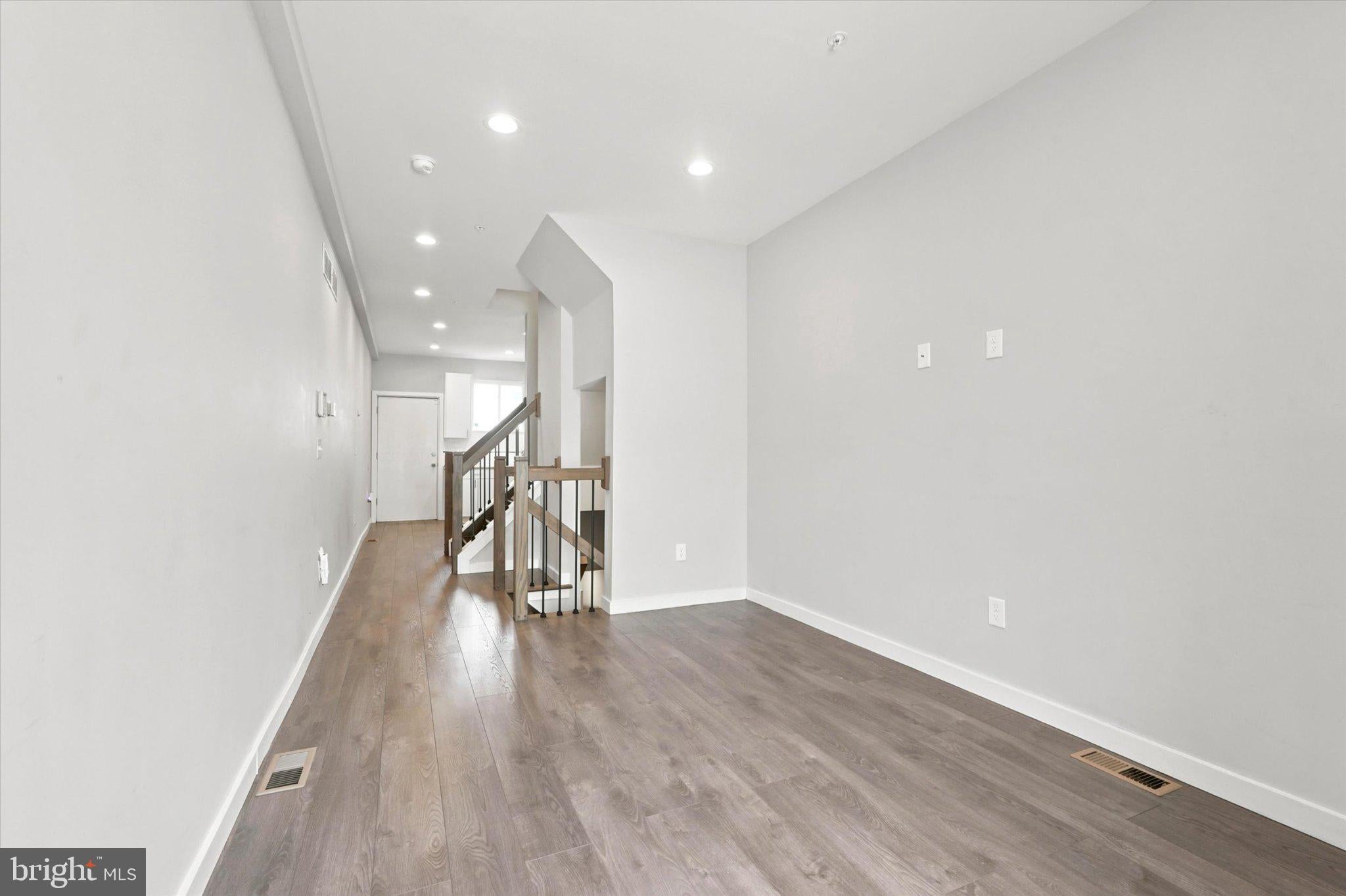 2044 N FIFTH STREET