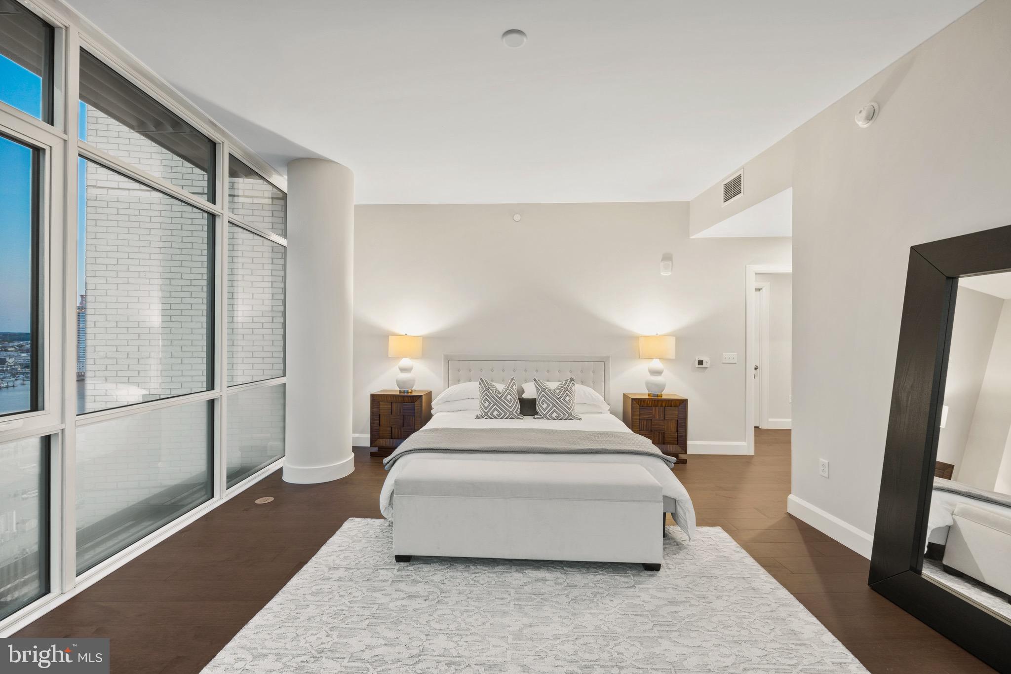 HARBOR EAST - Residential