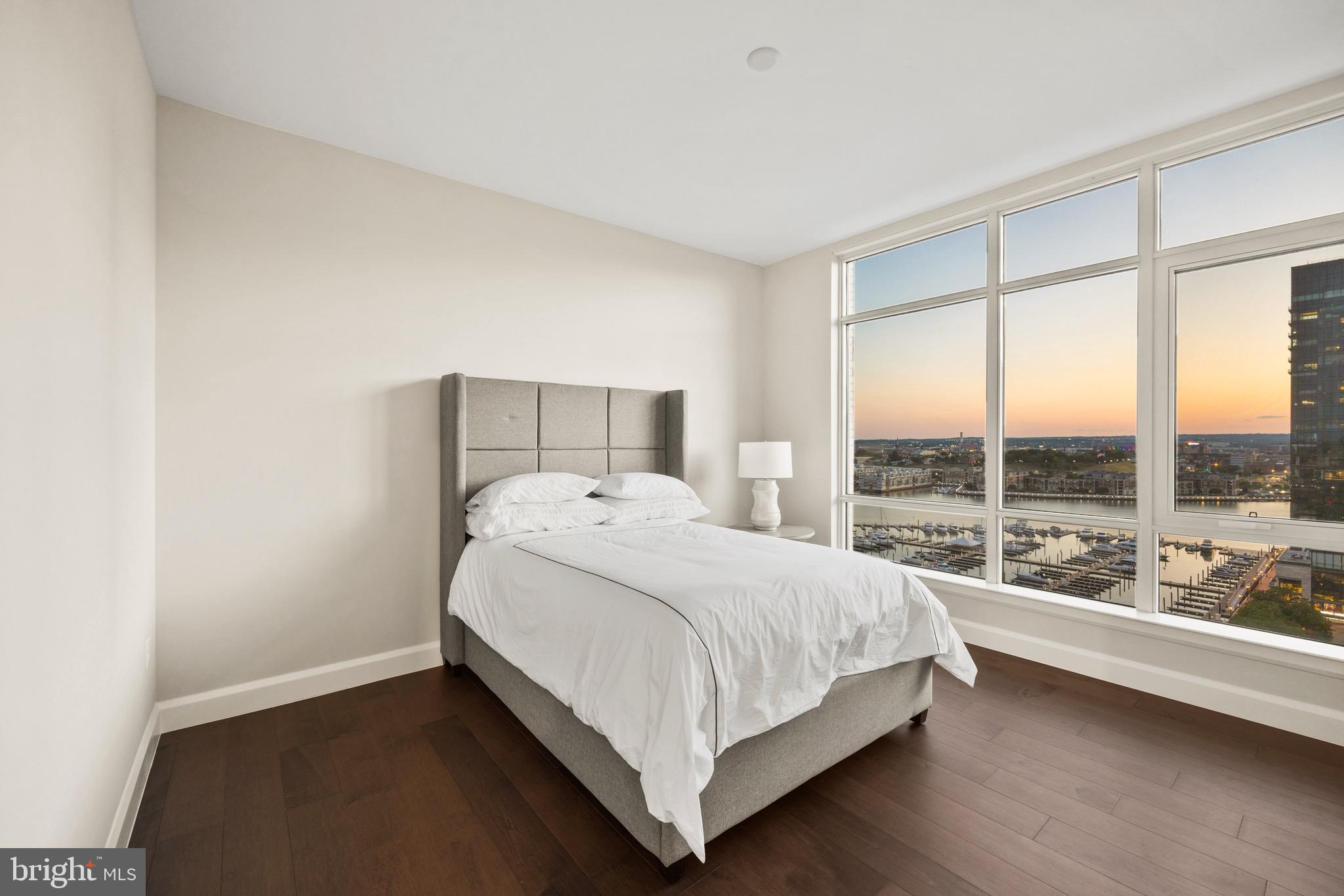 HARBOR EAST - Residential